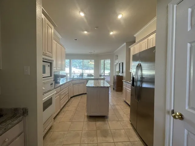 Single Family Residence For Rent in Tarrant County , 558 Timber Ridge Drive, Trophy Club, Texas 76262, 4 Bedrooms, 3 Bathrooms, 2 Garage spaces, 2,723 Sqft, built in 1995, Price $3,600, mls#21348431, Real Estate Agent in Trophy Club, Homes For Rent in Tarrant county, Homes For Rent in Trophy Club, Realtor in Trophy Club Texas, Real Estate Brokerage Independent Realty Texas, Luminita Cordes Realtor