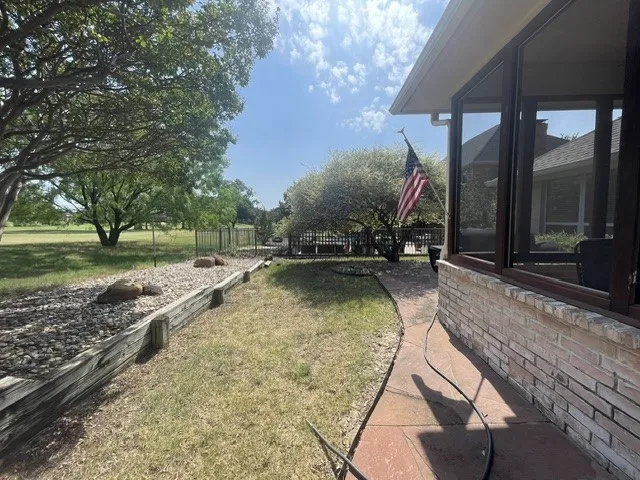 Single Family Residence For Rent in Tarrant County , 558 Timber Ridge Drive, Trophy Club, Texas 76262, 4 Bedrooms, 3 Bathrooms, 2 Garage spaces, 2,723 Sqft, built in 1995, Price $3,600, mls#21348431, Real Estate Agent in Trophy Club, Homes For Rent in Tarrant county, Homes For Rent in Trophy Club, Realtor in Trophy Club Texas, Real Estate Brokerage Independent Realty Texas, Luminita Cordes Realtor