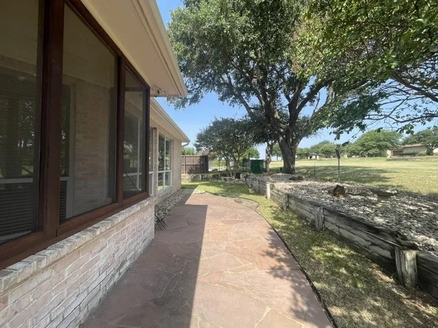 Single Family Residence For Rent in Tarrant County , 558 Timber Ridge Drive, Trophy Club, Texas 76262, 4 Bedrooms, 3 Bathrooms, 2 Garage spaces, 2,723 Sqft, built in 1995, Price $3,600, mls#21348431, Real Estate Agent in Trophy Club, Homes For Rent in Tarrant county, Homes For Rent in Trophy Club, Realtor in Trophy Club Texas, Real Estate Brokerage Independent Realty Texas, Luminita Cordes Realtor