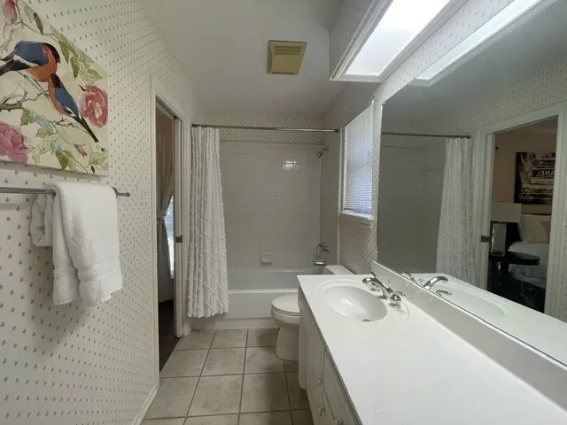 Single Family Residence For Rent in Tarrant County , 558 Timber Ridge Drive, Trophy Club, Texas 76262, 4 Bedrooms, 3 Bathrooms, 2 Garage spaces, 2,723 Sqft, built in 1995, Price $3,600, mls#21348431, Real Estate Agent in Trophy Club, Homes For Rent in Tarrant county, Homes For Rent in Trophy Club, Realtor in Trophy Club Texas, Real Estate Brokerage Independent Realty Texas, Luminita Cordes Realtor
