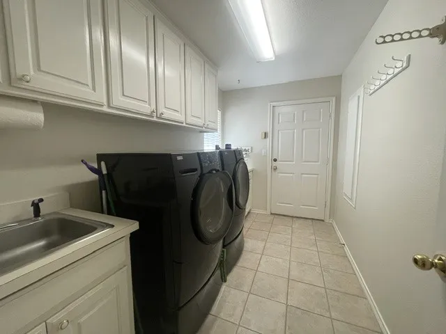 Single Family Residence For Rent in Tarrant County , 558 Timber Ridge Drive, Trophy Club, Texas 76262, 4 Bedrooms, 3 Bathrooms, 2 Garage spaces, 2,723 Sqft, built in 1995, Price $3,600, mls#21348431, Real Estate Agent in Trophy Club, Homes For Rent in Tarrant county, Homes For Rent in Trophy Club, Realtor in Trophy Club Texas, Real Estate Brokerage Independent Realty Texas, Luminita Cordes Realtor