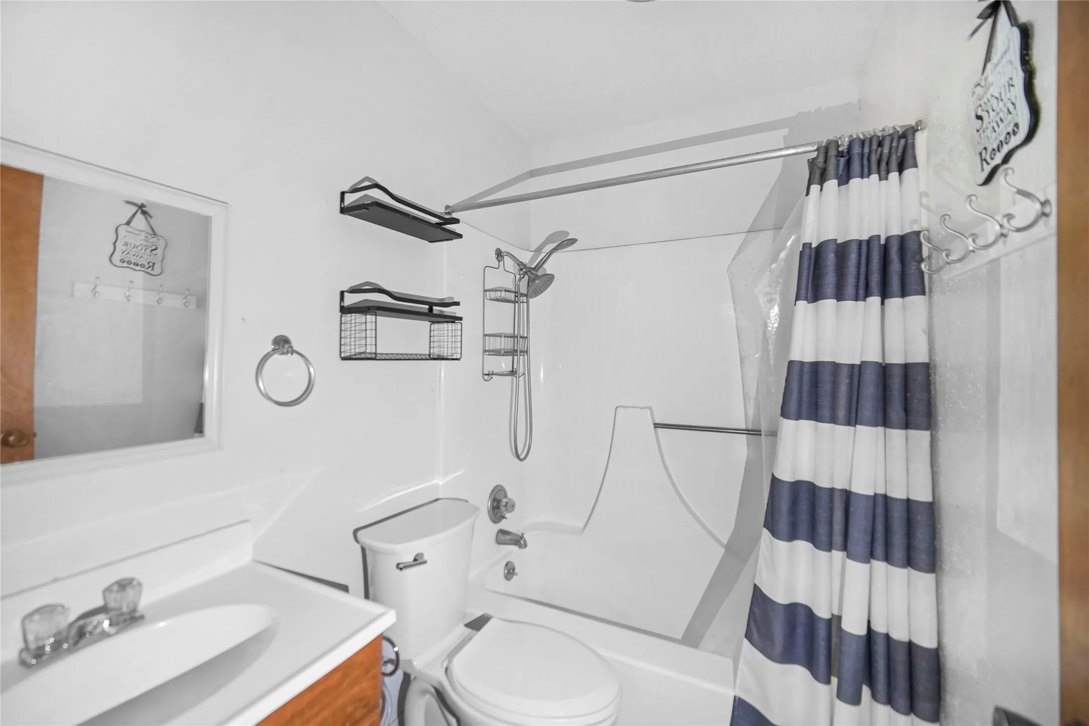Single Family Residence For Sale in Jack County , 1715 Timberlane Street, Jacksboro, Texas 76458, 3 Bedroom, 2 Bathroom, 2 Garage spaces, 1,796 Sqft, built in 1975, mls#21347929, Real Estate Agent in Jacksboro, Homes For Sale in Jack county, Homes For Sale in Jacksboro, Realtor in Jacksboro Texas, Real Estate Brokerage Independent Realty Texas, Luminita Cordes Realtor