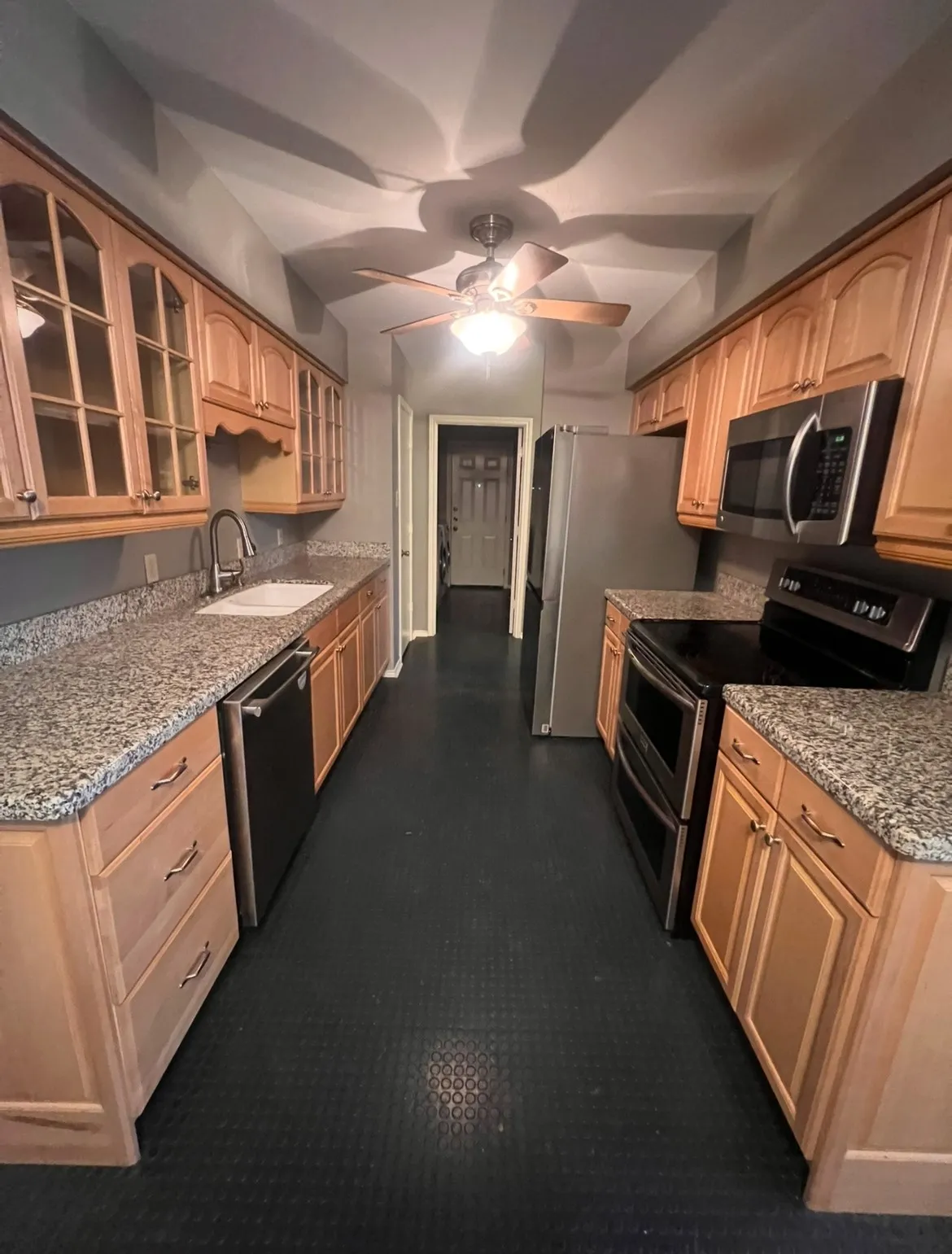 Townhouse For Sale in Tarrant County , 2123 Mistletoe Avenue B, Fort Worth, Texas 76110, 2 Bedroom, 2 Bathroom, Garage spaces, 1,242 Sqft, built in 1983, mls#21347506, Real Estate Agent in Fort Worth, Homes For Sale in Tarrant county, Homes For Sale in Fort Worth, Realtor in Fort Worth Texas, Real Estate Brokerage Independent Realty Texas, Luminita Cordes Realtor