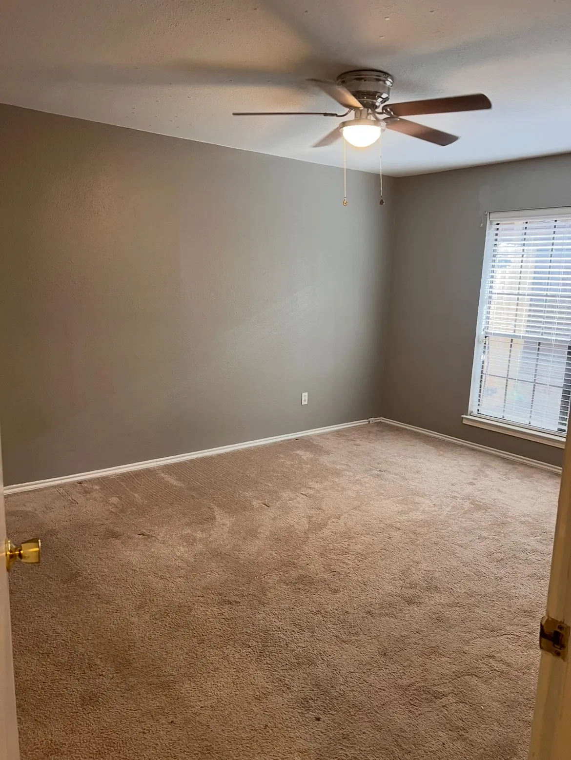 Townhouse For Sale in Tarrant County , 2123 Mistletoe Avenue B, Fort Worth, Texas 76110, 2 Bedroom, 2 Bathroom, Garage spaces, 1,242 Sqft, built in 1983, mls#21347506, Real Estate Agent in Fort Worth, Homes For Sale in Tarrant county, Homes For Sale in Fort Worth, Realtor in Fort Worth Texas, Real Estate Brokerage Independent Realty Texas, Luminita Cordes Realtor