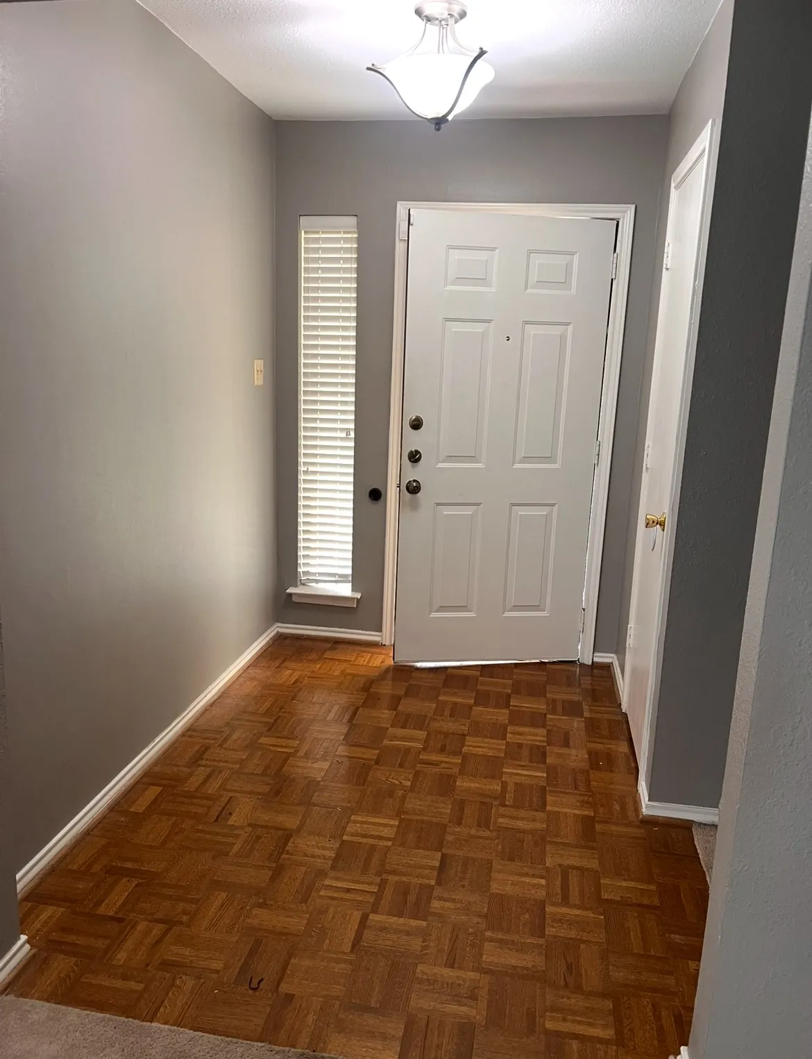 Townhouse For Sale in Tarrant County , 2123 Mistletoe Avenue B, Fort Worth, Texas 76110, 2 Bedroom, 2 Bathroom, Garage spaces, 1,242 Sqft, built in 1983, mls#21347506, Real Estate Agent in Fort Worth, Homes For Sale in Tarrant county, Homes For Sale in Fort Worth, Realtor in Fort Worth Texas, Real Estate Brokerage Independent Realty Texas, Luminita Cordes Realtor