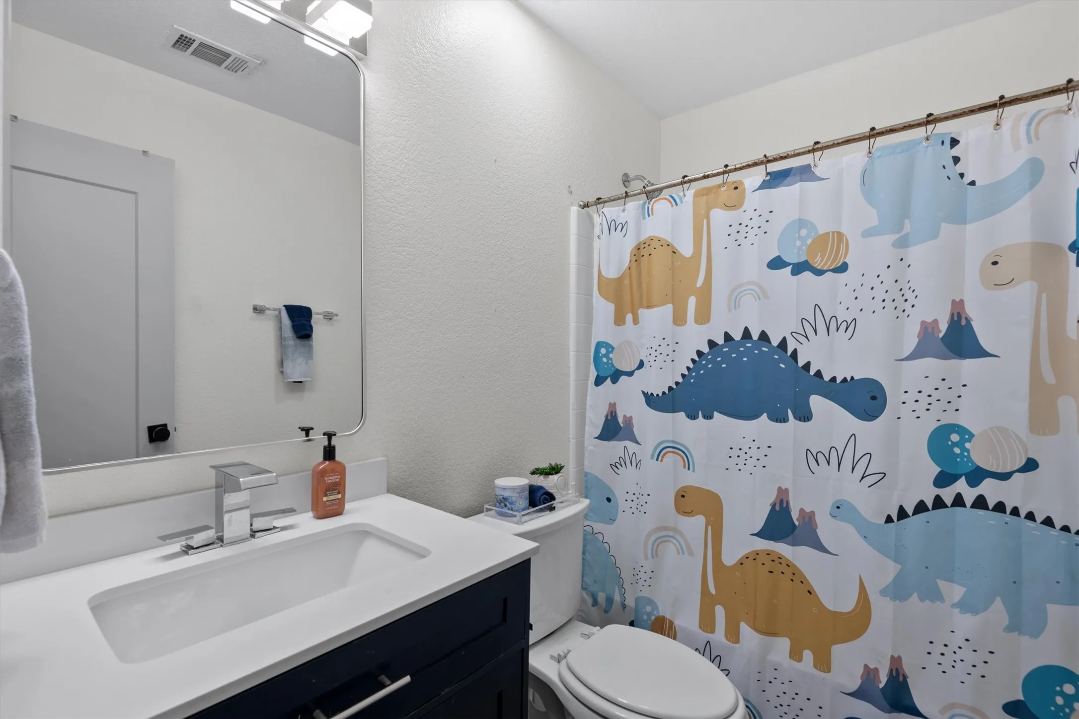 Single Family Residence For Sale in Tarrant County , 9720 Manassas Road, Fort Worth, Texas 76177, 5 Bedroom, 4 Bathroom, 2 Garage spaces, 3,512 Sqft, built in 2005, mls#21348350, Real Estate Agent in Fort Worth, Homes For Sale in Tarrant county, Homes For Sale in Fort Worth, Realtor in Fort Worth Texas, Real Estate Brokerage Independent Realty Texas, Luminita Cordes Realtor