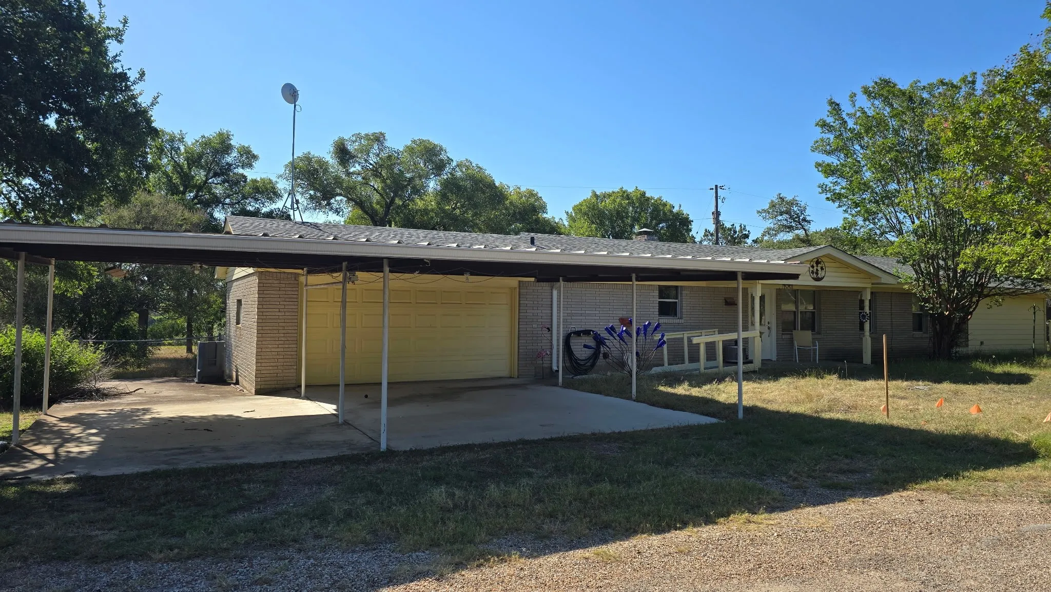 Single Family Residence For Sale in Bosque County , 274 County Road 1500, Morgan, Texas 76671, 2 Bedroom, 2 Bathroom, 2 Garage spaces, 1,904 Sqft, built in 1967, mls#21348310, Real Estate Agent in Morgan, Homes For Sale in Bosque county, Homes For Sale in Morgan, Realtor in Morgan Texas, Real Estate Brokerage Independent Realty Texas, Luminita Cordes Realtor