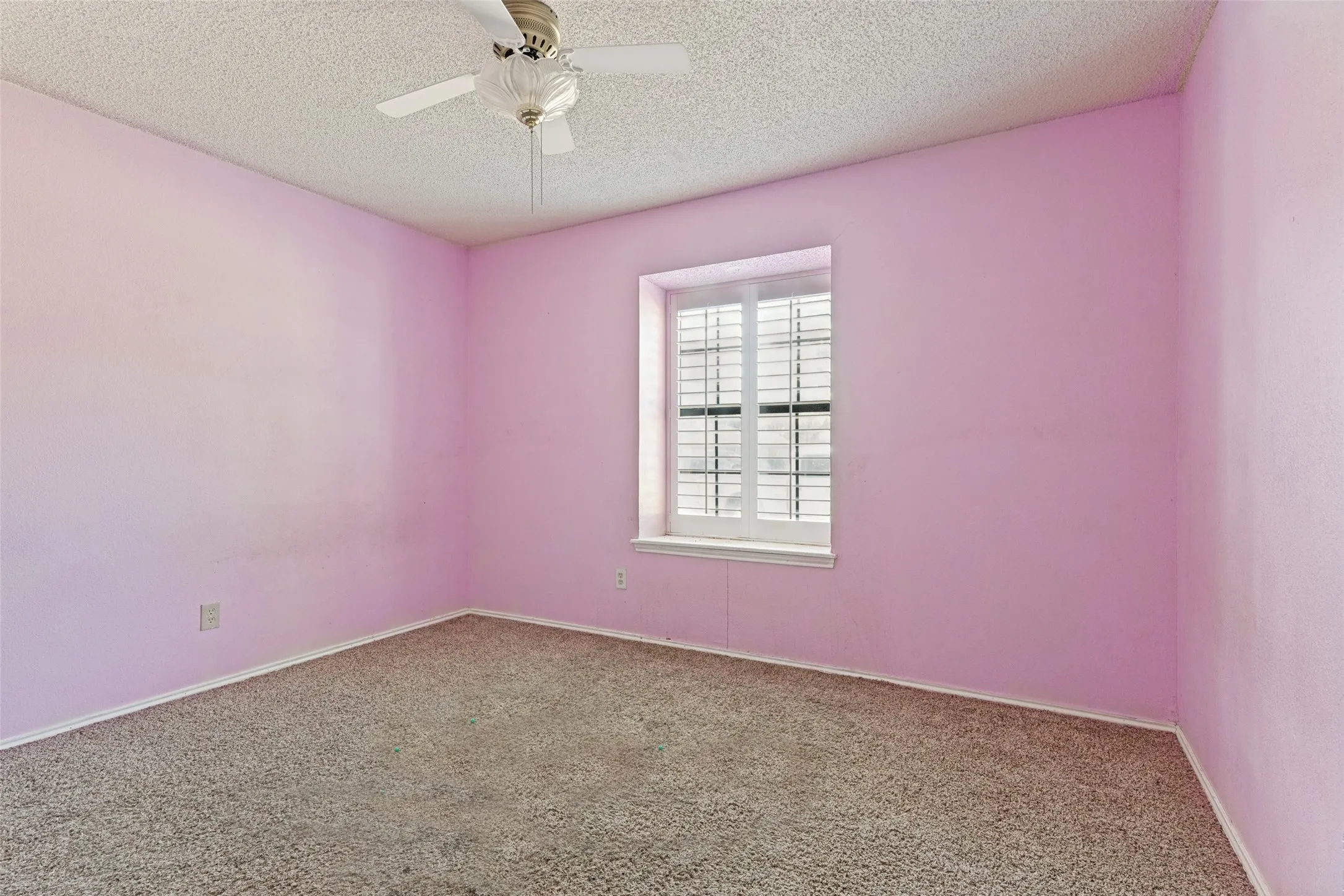 Single Family Residence For Sale in Tarrant County , 704 Short Street, Saginaw, Texas 76179, 3 Bedroom, 2 Bathroom, 2 Garage spaces, 1,432 Sqft, built in 1983, mls#21339031, Real Estate Agent in Saginaw, Homes For Sale in Tarrant county, Homes For Sale in Saginaw, Realtor in Saginaw Texas, Real Estate Brokerage Independent Realty Texas, Luminita Cordes Realtor