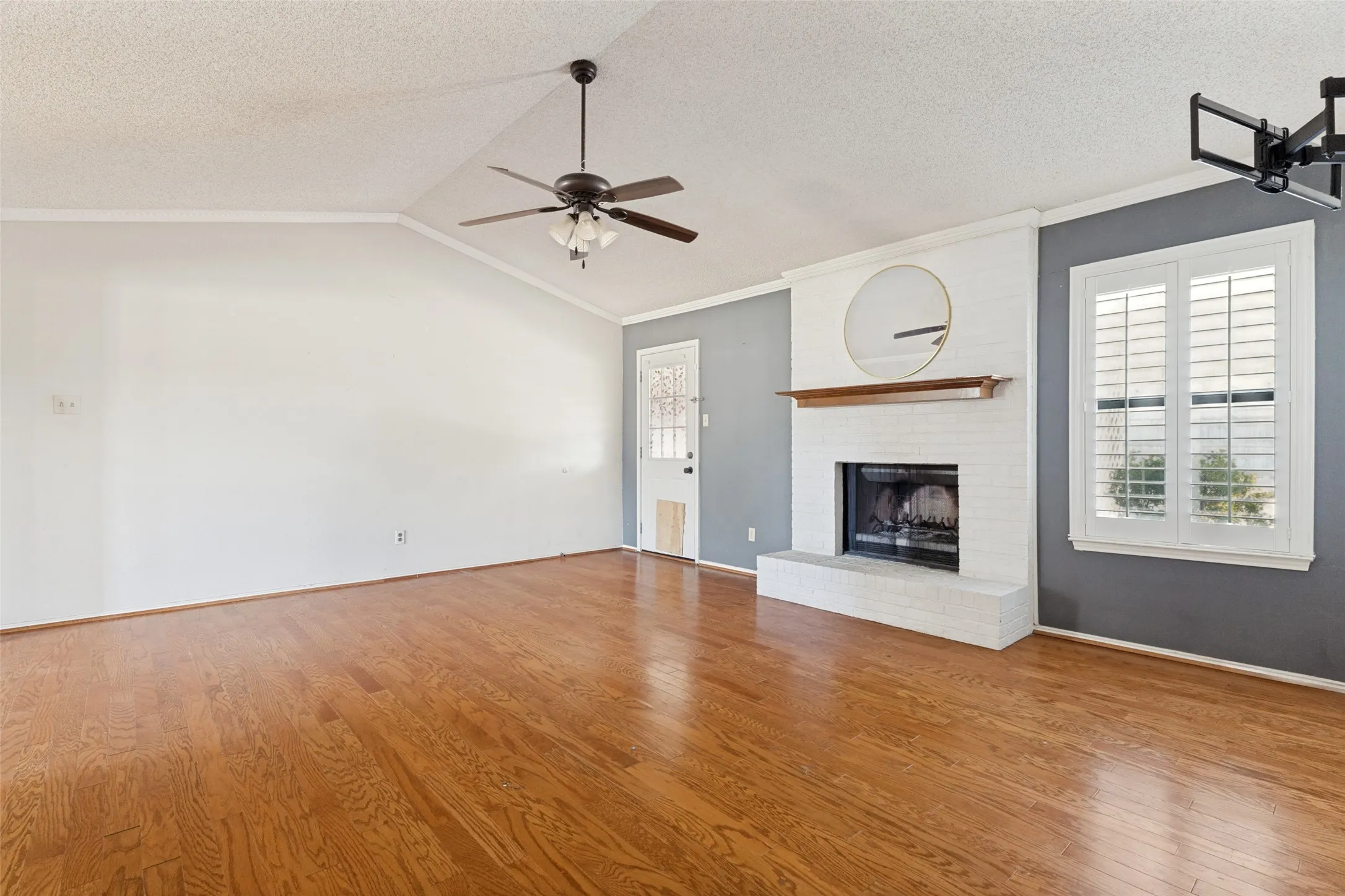 Single Family Residence For Sale in Tarrant County , 704 Short Street, Saginaw, Texas 76179, 3 Bedroom, 2 Bathroom, 2 Garage spaces, 1,432 Sqft, built in 1983, mls#21339031, Real Estate Agent in Saginaw, Homes For Sale in Tarrant county, Homes For Sale in Saginaw, Realtor in Saginaw Texas, Real Estate Brokerage Independent Realty Texas, Luminita Cordes Realtor