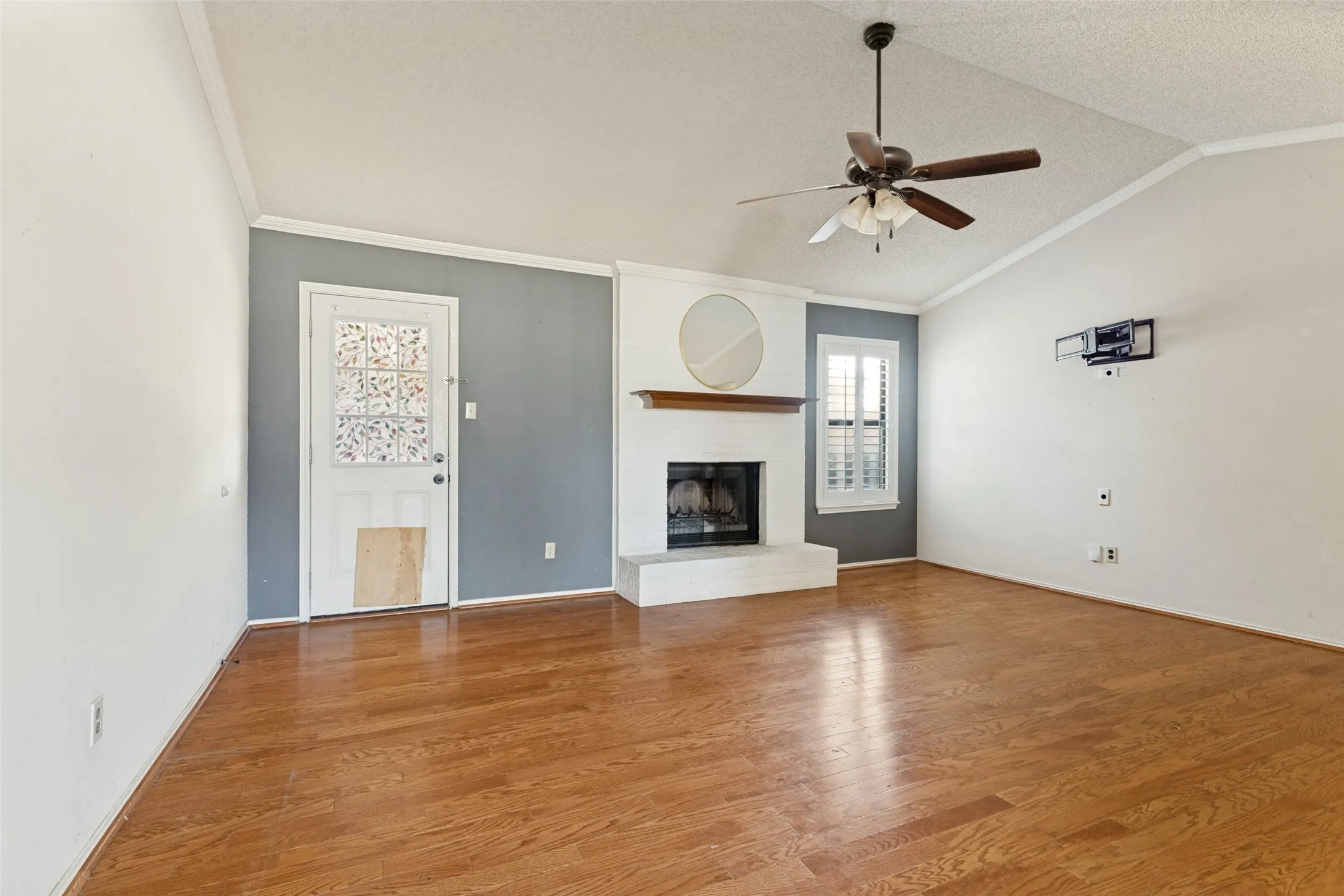 Single Family Residence For Sale in Tarrant County , 704 Short Street, Saginaw, Texas 76179, 3 Bedroom, 2 Bathroom, 2 Garage spaces, 1,432 Sqft, built in 1983, mls#21339031, Real Estate Agent in Saginaw, Homes For Sale in Tarrant county, Homes For Sale in Saginaw, Realtor in Saginaw Texas, Real Estate Brokerage Independent Realty Texas, Luminita Cordes Realtor