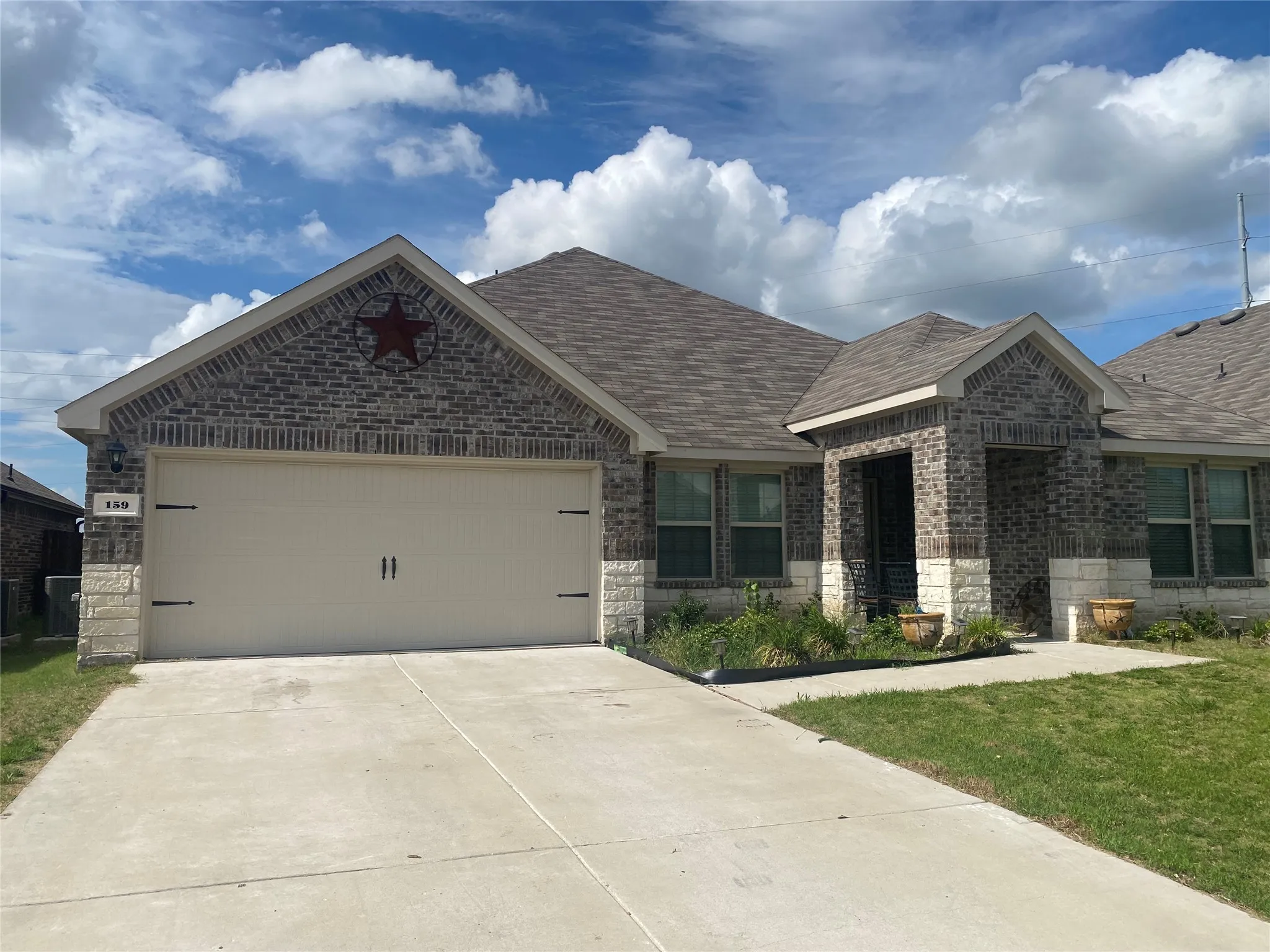 Single Family Residence For Sale in Hunt County , 159 Mapleoak Drive, Caddo Mills, Texas 75135, 4 Bedroom, 2 Bathroom, 2 Garage spaces, 2,181 Sqft, built in 2024, mls#21348457, Real Estate Agent in Caddo Mills, Homes For Sale in Hunt county, Homes For Sale in Caddo Mills, Realtor in Caddo Mills Texas, Real Estate Brokerage Independent Realty Texas, Luminita Cordes Realtor