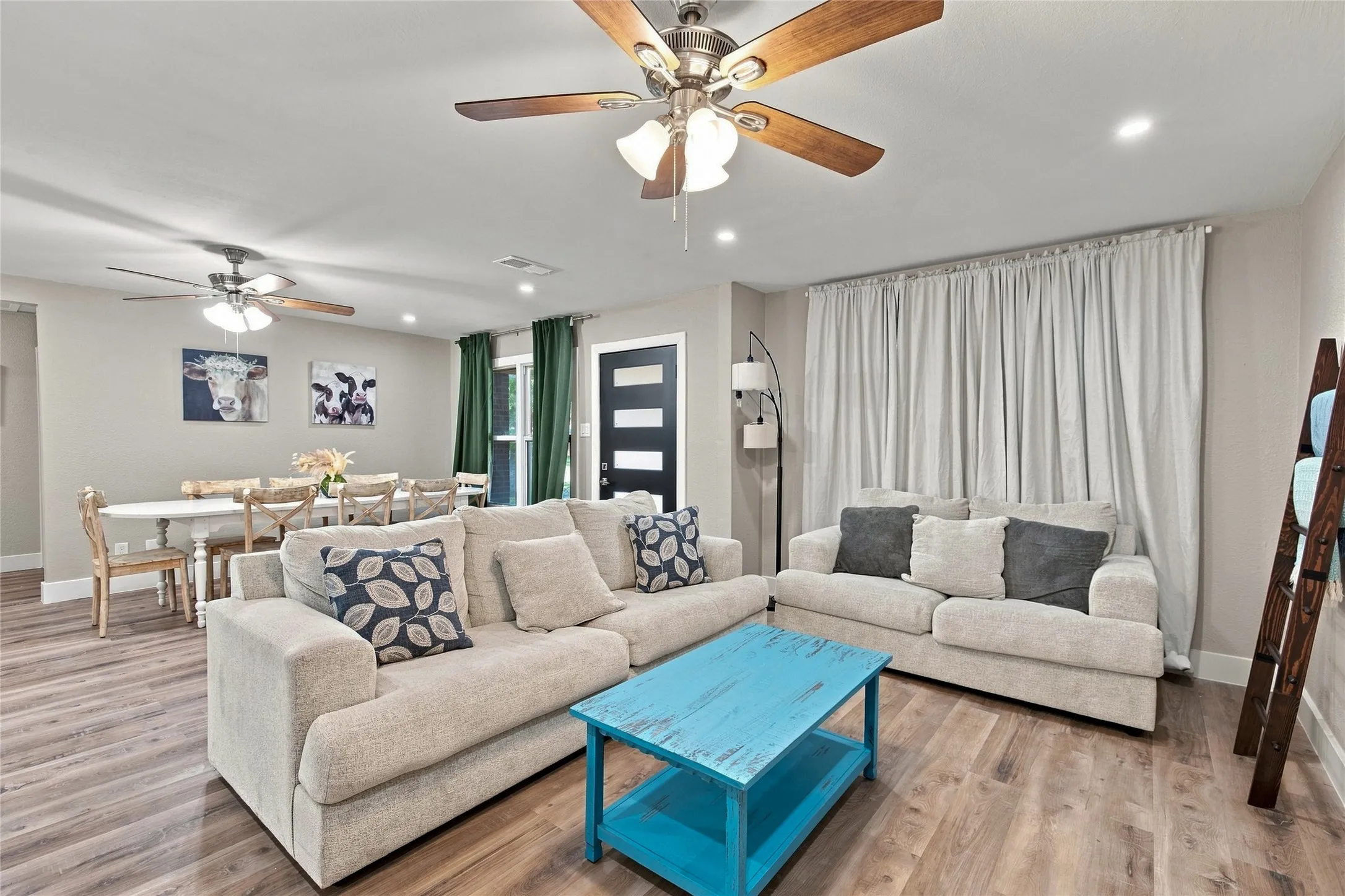 Single Family Residence For Sale in Tarrant County , 720 Thersa Drive, River Oaks, Texas 76114, 3 Bedroom, 2 Bathroom, Garage spaces, 1,788 Sqft, built in 1951, mls#21348461, Real Estate Agent in River Oaks, Homes For Sale in Tarrant county, Homes For Sale in River Oaks, Realtor in River Oaks Texas, Real Estate Brokerage Independent Realty Texas, Luminita Cordes Realtor