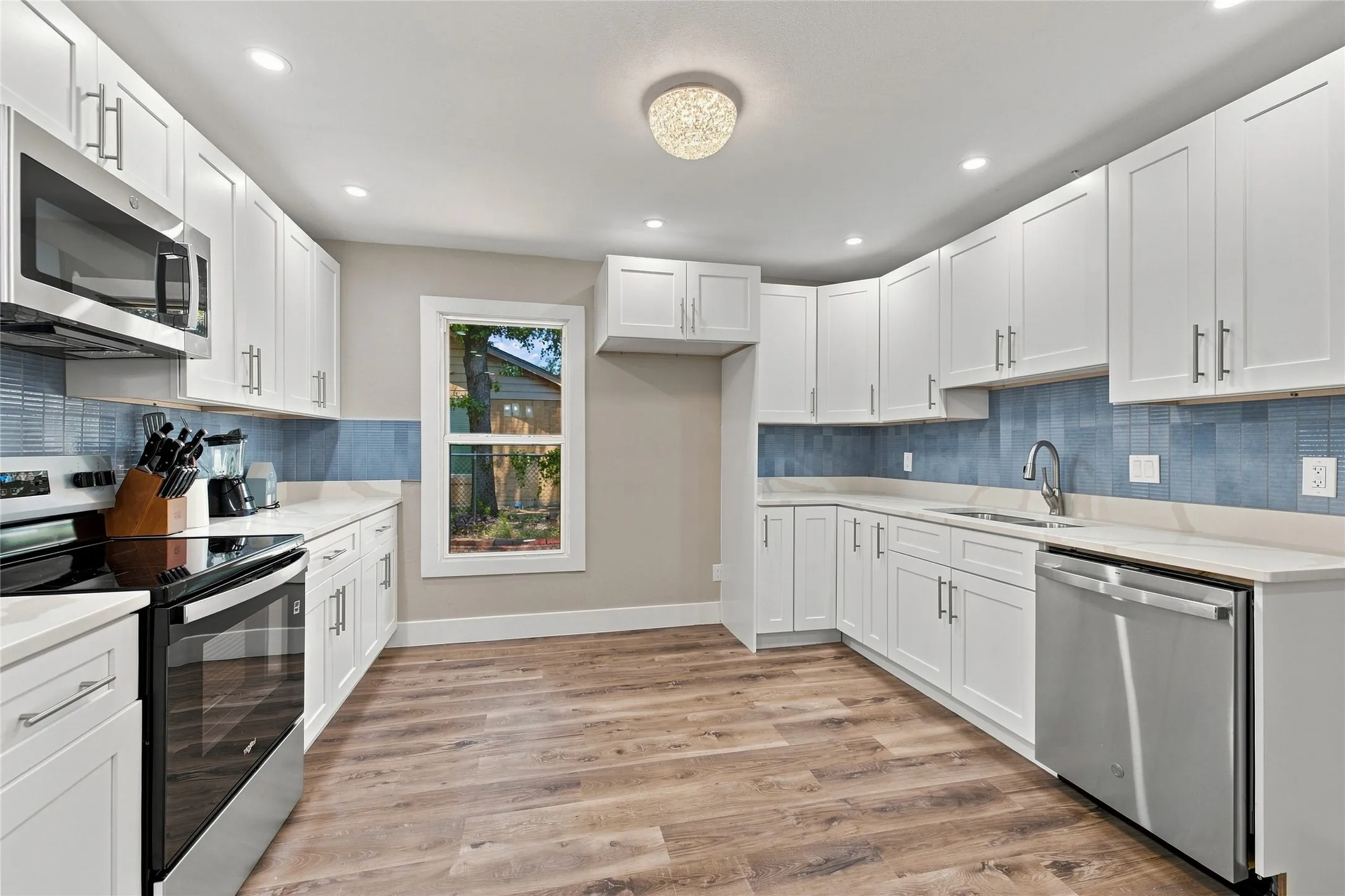 Single Family Residence For Sale in Tarrant County , 720 Thersa Drive, River Oaks, Texas 76114, 3 Bedroom, 2 Bathroom, Garage spaces, 1,788 Sqft, built in 1951, mls#21348461, Real Estate Agent in River Oaks, Homes For Sale in Tarrant county, Homes For Sale in River Oaks, Realtor in River Oaks Texas, Real Estate Brokerage Independent Realty Texas, Luminita Cordes Realtor