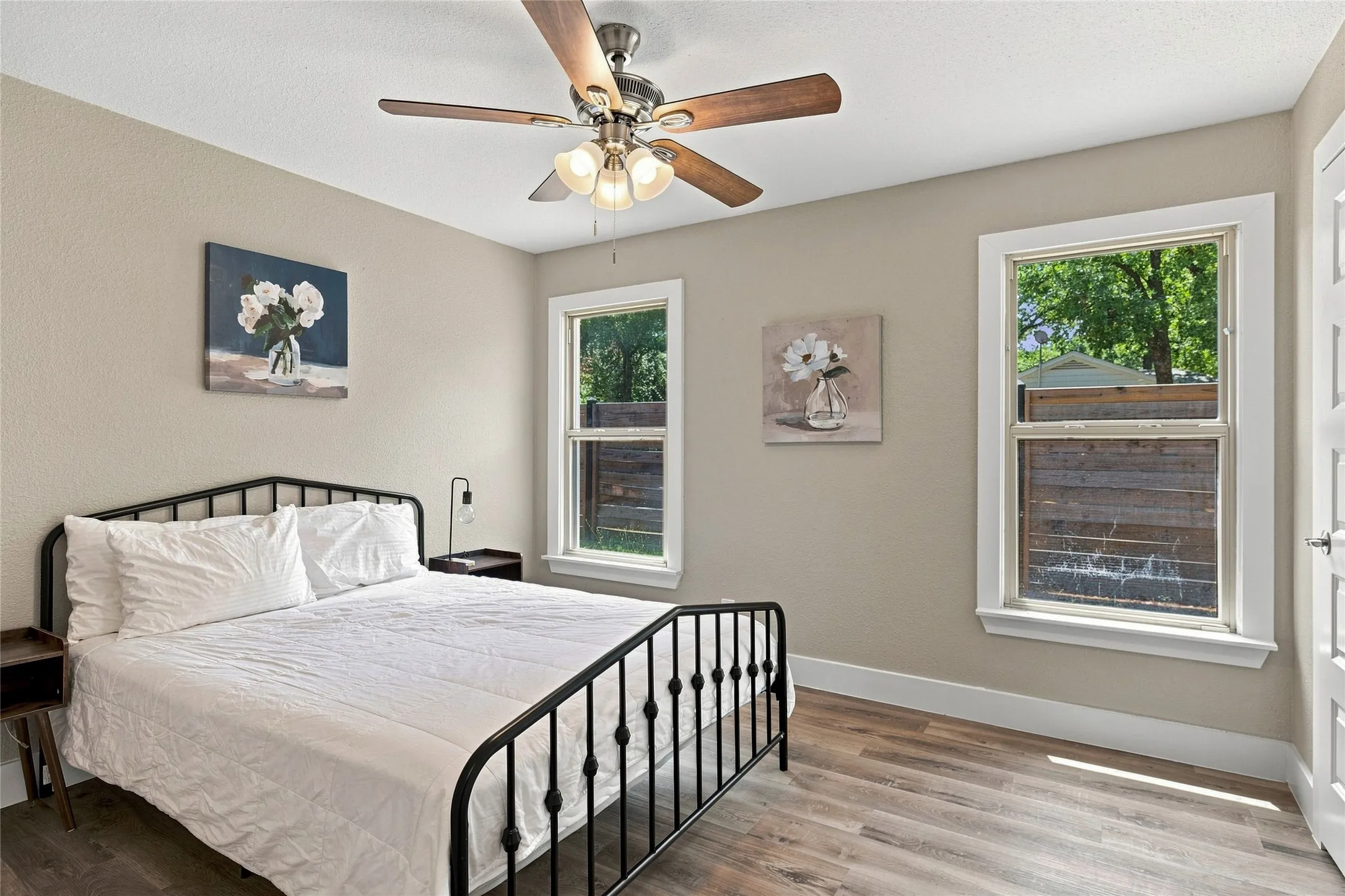 Single Family Residence For Sale in Tarrant County , 720 Thersa Drive, River Oaks, Texas 76114, 3 Bedroom, 2 Bathroom, Garage spaces, 1,788 Sqft, built in 1951, mls#21348461, Real Estate Agent in River Oaks, Homes For Sale in Tarrant county, Homes For Sale in River Oaks, Realtor in River Oaks Texas, Real Estate Brokerage Independent Realty Texas, Luminita Cordes Realtor