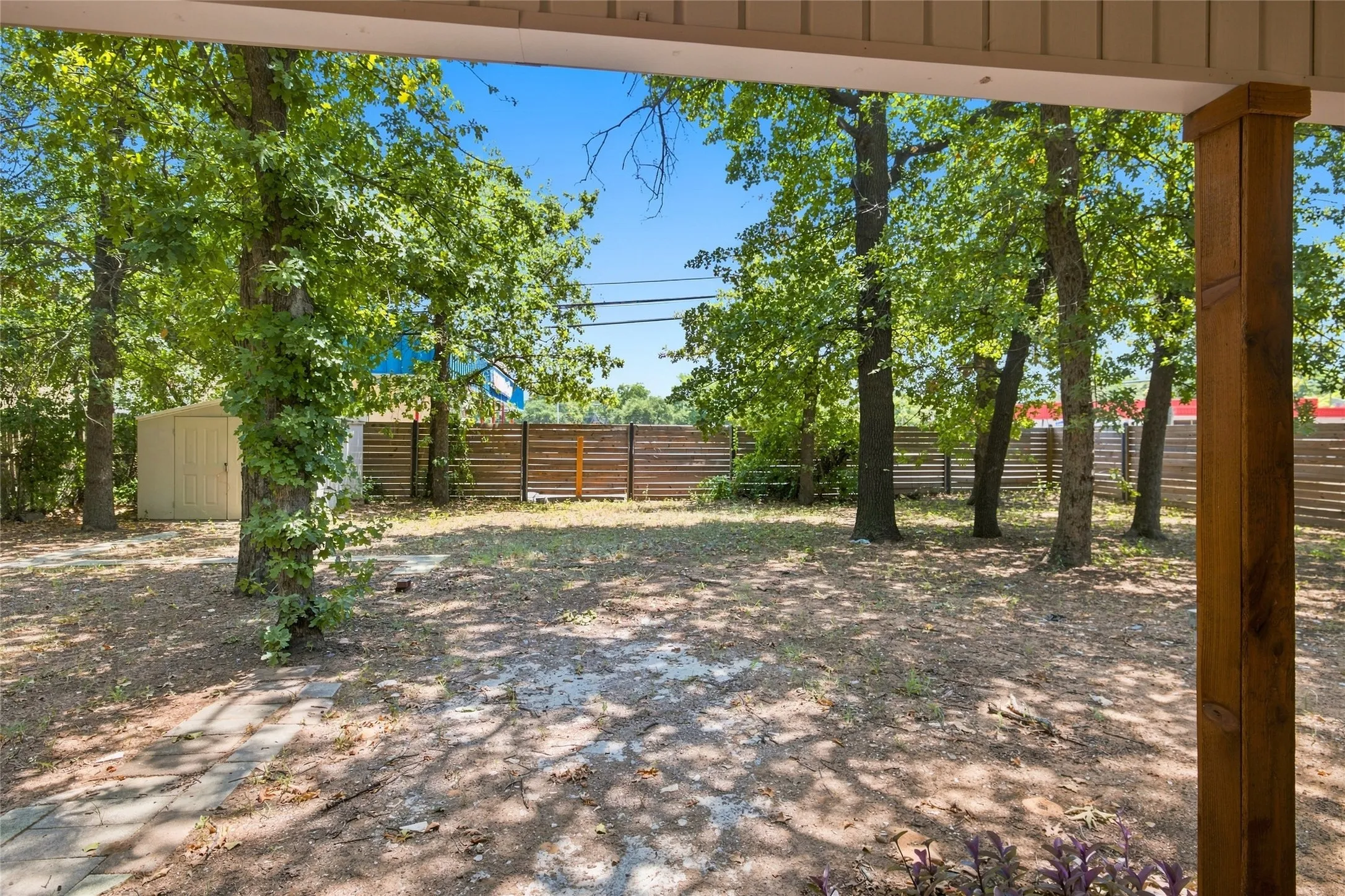 Single Family Residence For Sale in Tarrant County , 720 Thersa Drive, River Oaks, Texas 76114, 3 Bedroom, 2 Bathroom, Garage spaces, 1,788 Sqft, built in 1951, mls#21348461, Real Estate Agent in River Oaks, Homes For Sale in Tarrant county, Homes For Sale in River Oaks, Realtor in River Oaks Texas, Real Estate Brokerage Independent Realty Texas, Luminita Cordes Realtor