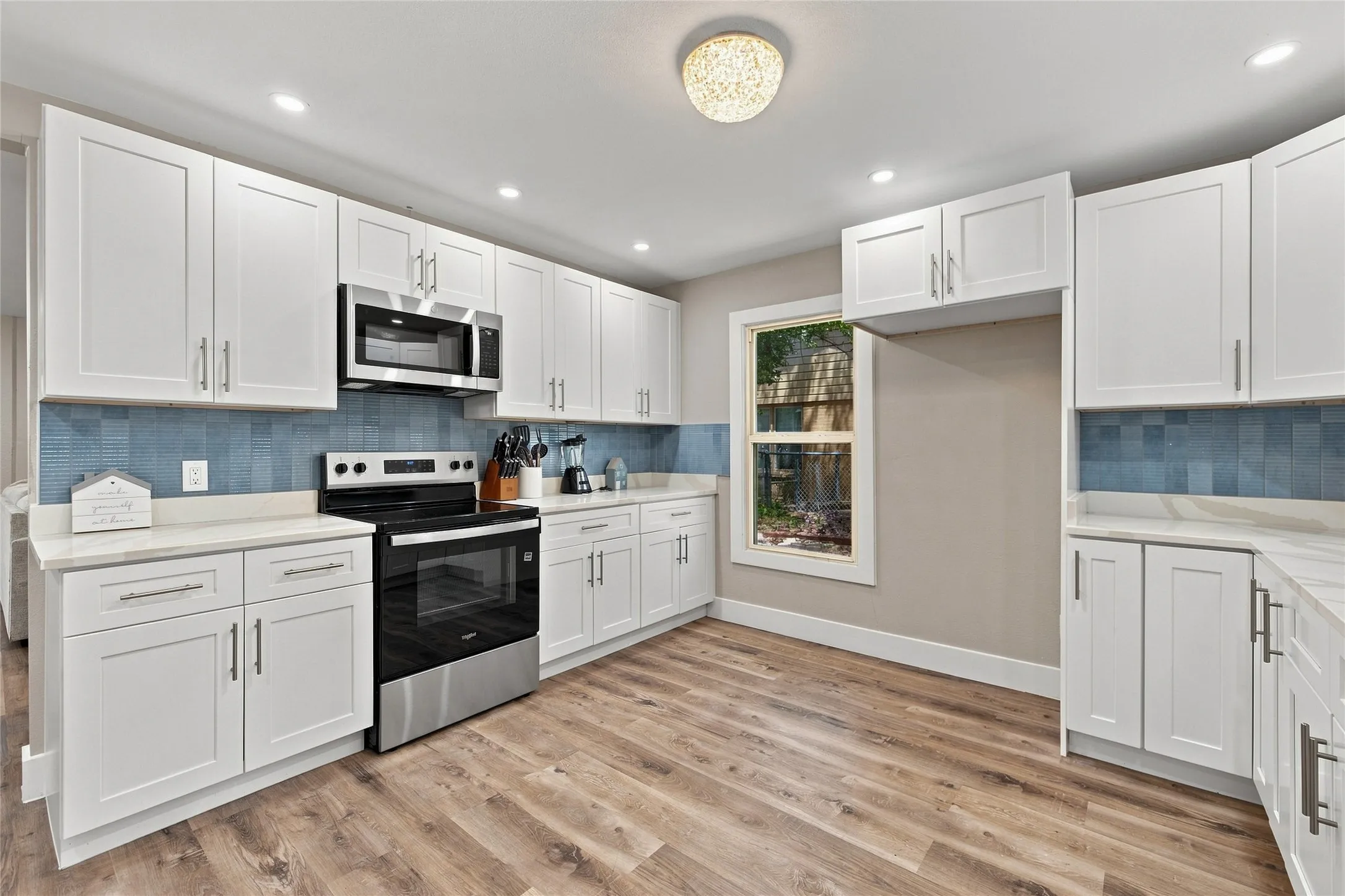 Single Family Residence For Sale in Tarrant County , 720 Thersa Drive, River Oaks, Texas 76114, 3 Bedroom, 2 Bathroom, Garage spaces, 1,788 Sqft, built in 1951, mls#21348461, Real Estate Agent in River Oaks, Homes For Sale in Tarrant county, Homes For Sale in River Oaks, Realtor in River Oaks Texas, Real Estate Brokerage Independent Realty Texas, Luminita Cordes Realtor