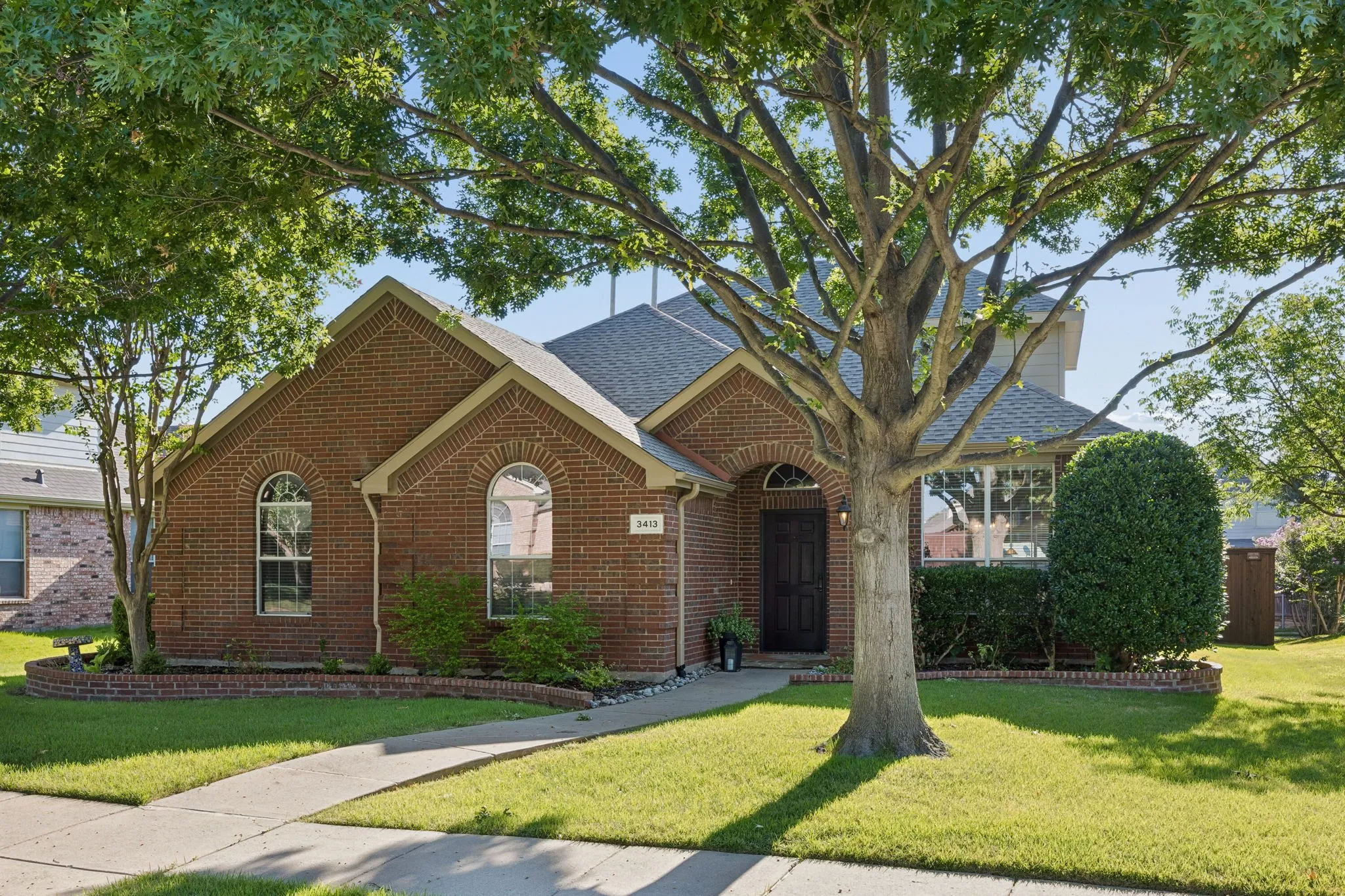 Single Family Residence For Sale in Collin County , 3413 Sugar Pine Drive, Mc Kinney, Texas 75070, 4 Bedroom, 2 Bathroom, 2 Garage spaces, 2,472 Sqft, built in 2003, mls#21347290, Real Estate Agent in Mc Kinney, Homes For Sale in Collin county, Homes For Sale in Mc Kinney, Realtor in Mc Kinney Texas, Real Estate Brokerage Independent Realty Texas, Luminita Cordes Realtor