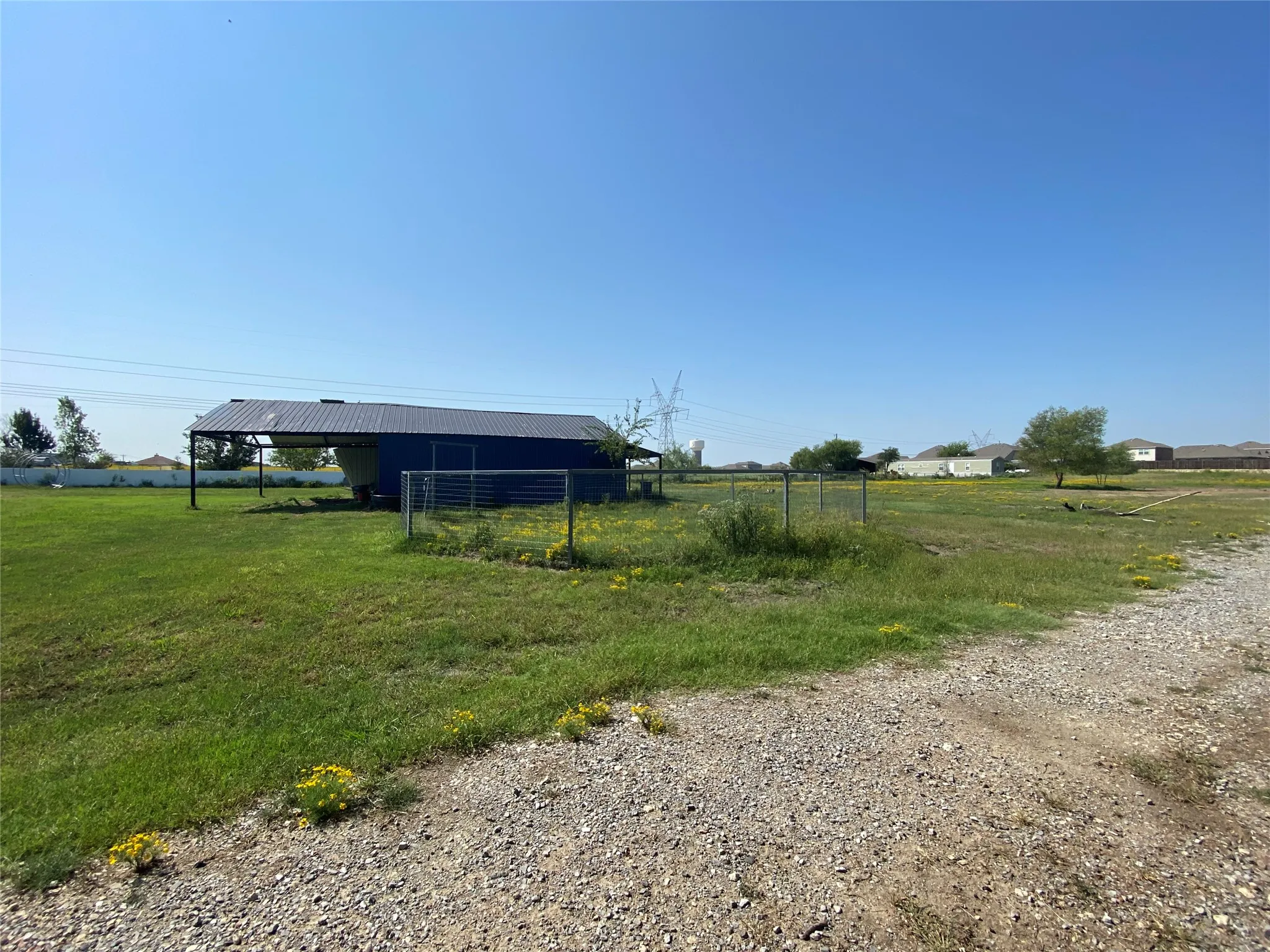 Mobile Home For Sale in Hunt County , 5504 County Road 2648, Royse City, Texas 75189, 4 Bedroom, 2 Bathroom, Garage spaces, 2,432 Sqft, built in 2002, mls#21348467, Real Estate Agent in Royse City, Homes For Sale in Hunt county, Homes For Sale in Royse City, Realtor in Royse City Texas, Real Estate Brokerage Independent Realty Texas, Luminita Cordes Realtor
