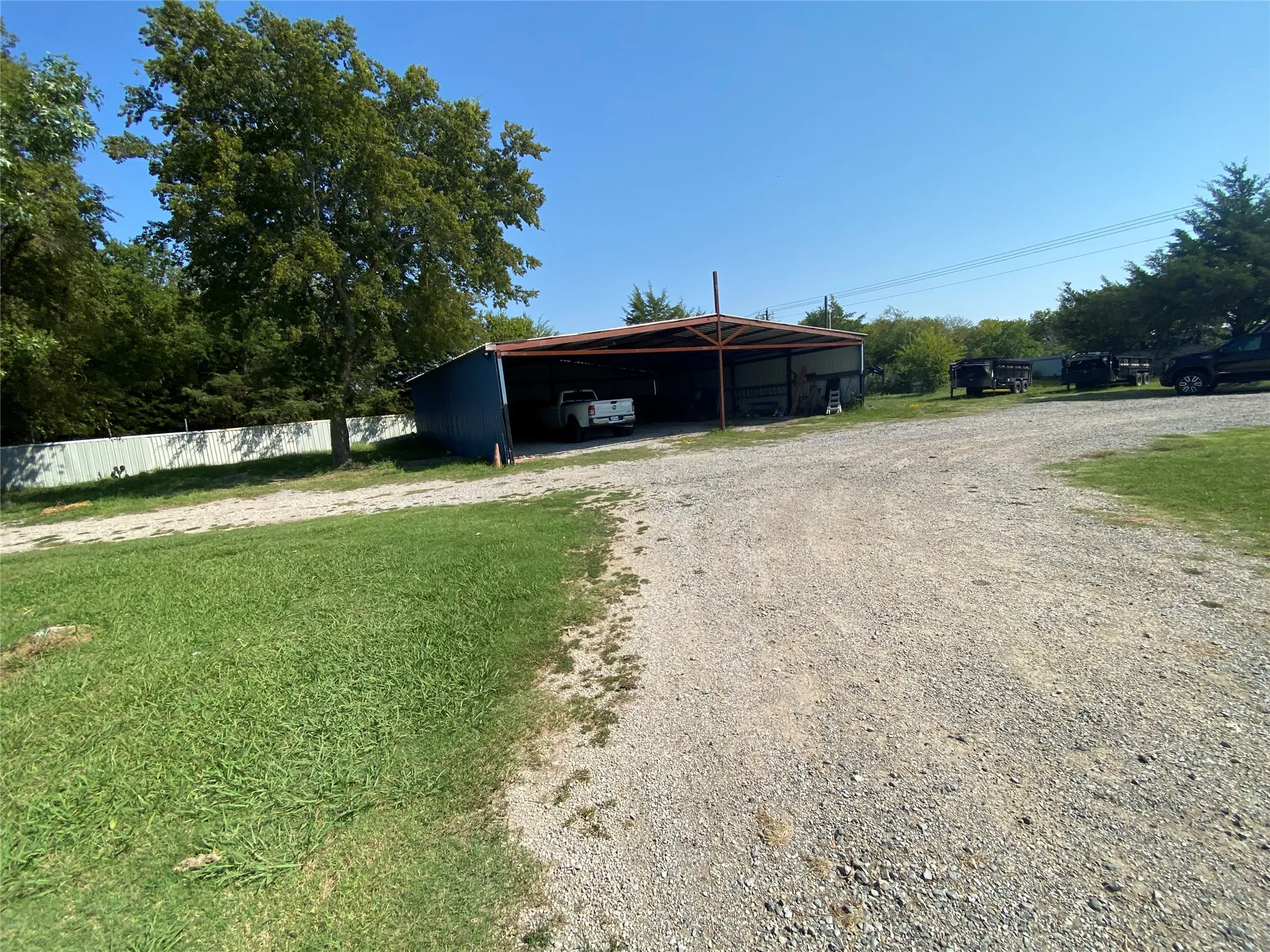 Mobile Home For Sale in Hunt County , 5504 County Road 2648, Royse City, Texas 75189, 4 Bedroom, 2 Bathroom, Garage spaces, 2,432 Sqft, built in 2002, mls#21348467, Real Estate Agent in Royse City, Homes For Sale in Hunt county, Homes For Sale in Royse City, Realtor in Royse City Texas, Real Estate Brokerage Independent Realty Texas, Luminita Cordes Realtor