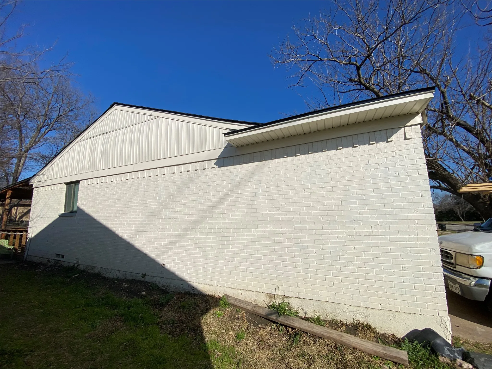 Single Family Residence For Sale in Dallas County , 3429 Moon Drive, Mesquite, Texas 75150, 4 Bedrooms, 2 Bathrooms, Garage spaces, 1,259 Sqft, built in 1958, Price $230,000, mls#21348470, Real Estate Agent in Mesquite, Homes For Sale in Dallas county, Homes For Sale in Mesquite, Realtor in Mesquite Texas, Real Estate Brokerage Independent Realty Texas, Luminita Cordes Realtor
