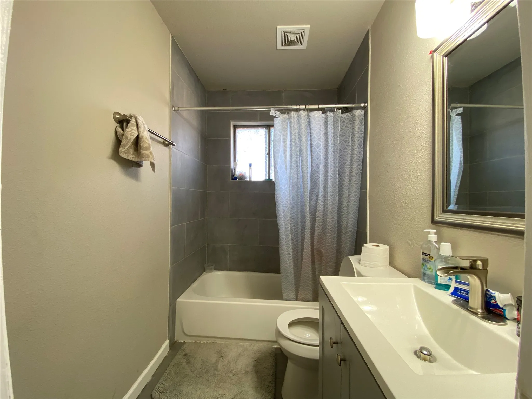 Single Family Residence For Sale in Dallas County , 3429 Moon Drive, Mesquite, Texas 75150, 4 Bedrooms, 2 Bathrooms, Garage spaces, 1,259 Sqft, built in 1958, Price $230,000, mls#21348470, Real Estate Agent in Mesquite, Homes For Sale in Dallas county, Homes For Sale in Mesquite, Realtor in Mesquite Texas, Real Estate Brokerage Independent Realty Texas, Luminita Cordes Realtor
