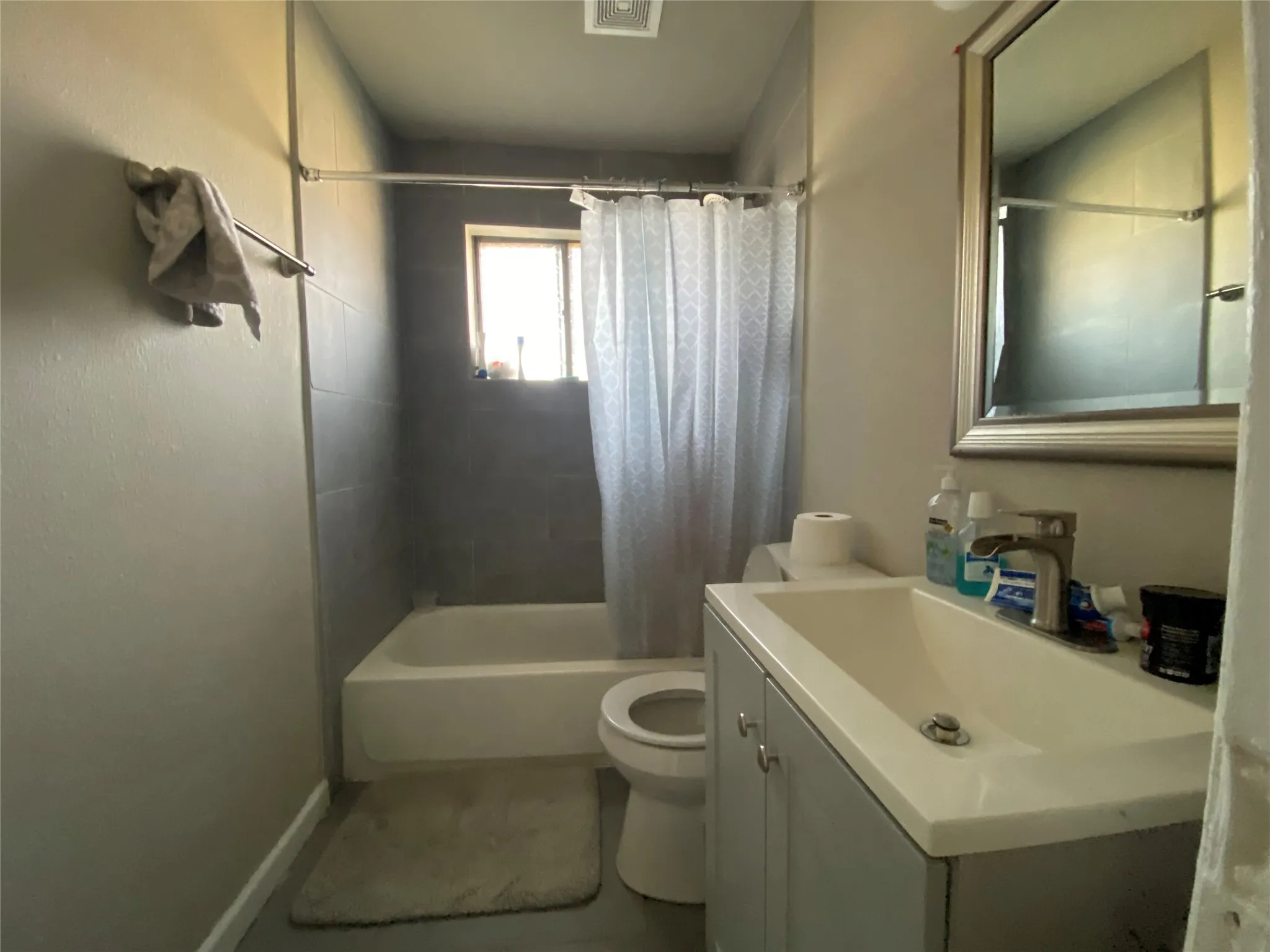 Single Family Residence For Sale in Dallas County , 3429 Moon Drive, Mesquite, Texas 75150, 4 Bedrooms, 2 Bathrooms, Garage spaces, 1,259 Sqft, built in 1958, Price $230,000, mls#21348470, Real Estate Agent in Mesquite, Homes For Sale in Dallas county, Homes For Sale in Mesquite, Realtor in Mesquite Texas, Real Estate Brokerage Independent Realty Texas, Luminita Cordes Realtor