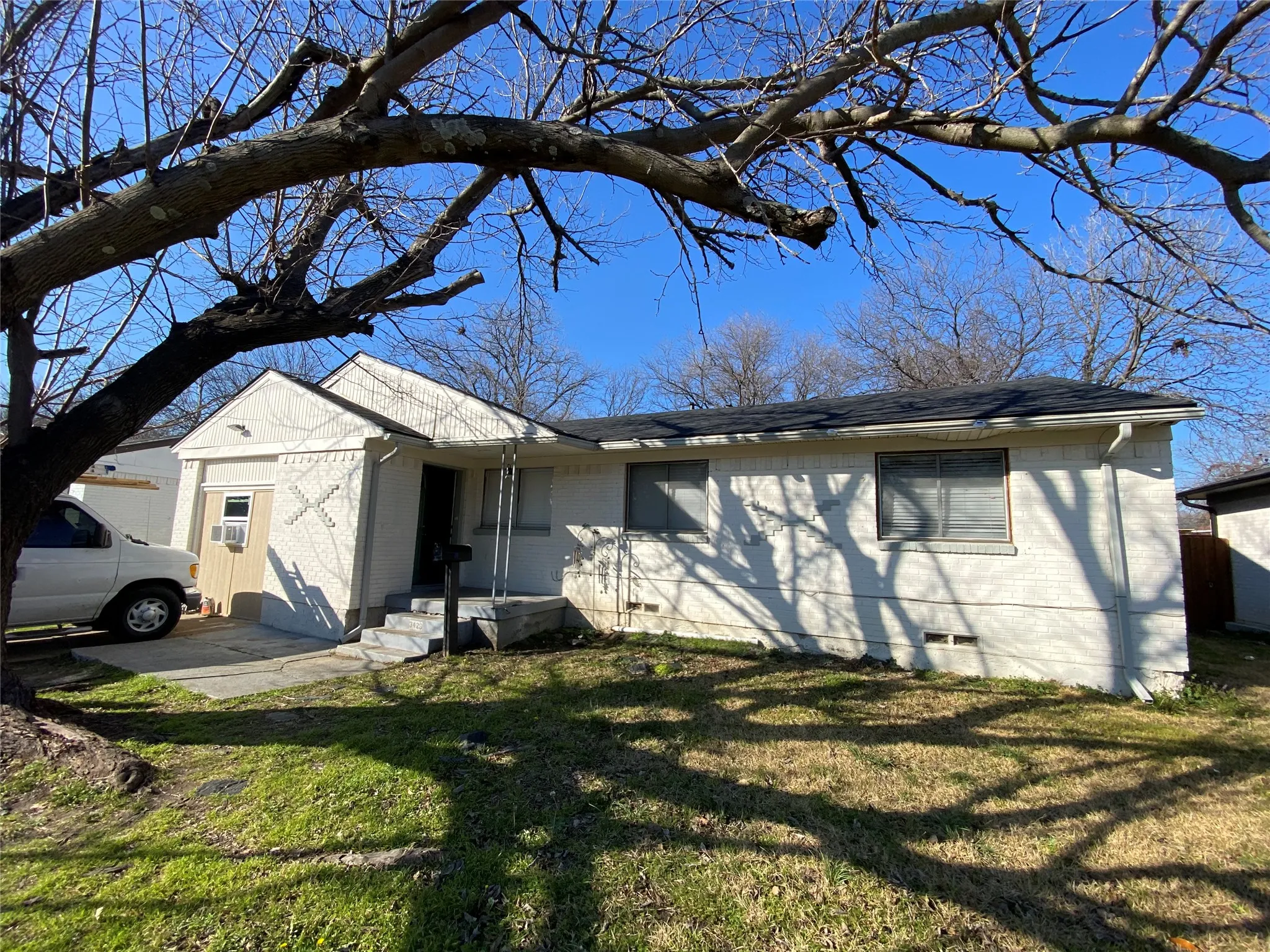 Single Family Residence For Sale in Dallas County , 3429 Moon Drive, Mesquite, Texas 75150, 4 Bedrooms, 2 Bathrooms, Garage spaces, 1,259 Sqft, built in 1958, Price $230,000, mls#21348470, Real Estate Agent in Mesquite, Homes For Sale in Dallas county, Homes For Sale in Mesquite, Realtor in Mesquite Texas, Real Estate Brokerage Independent Realty Texas, Luminita Cordes Realtor