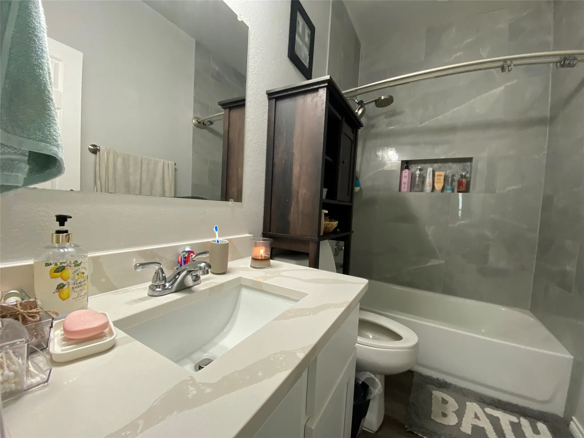 Single Family Residence For Sale in Henderson County , 1410 E Royall Boulevard, Malakoff, Texas 75148, 3 Bedrooms, 2 Bathrooms, 2 Garage spaces, 1,271 Sqft, built in 1966, Price $400,000, mls#21348471, Real Estate Agent in Malakoff, Homes For Sale in Henderson county, Homes For Sale in Malakoff, Realtor in Malakoff Texas, Real Estate Brokerage Independent Realty Texas, Luminita Cordes Realtor