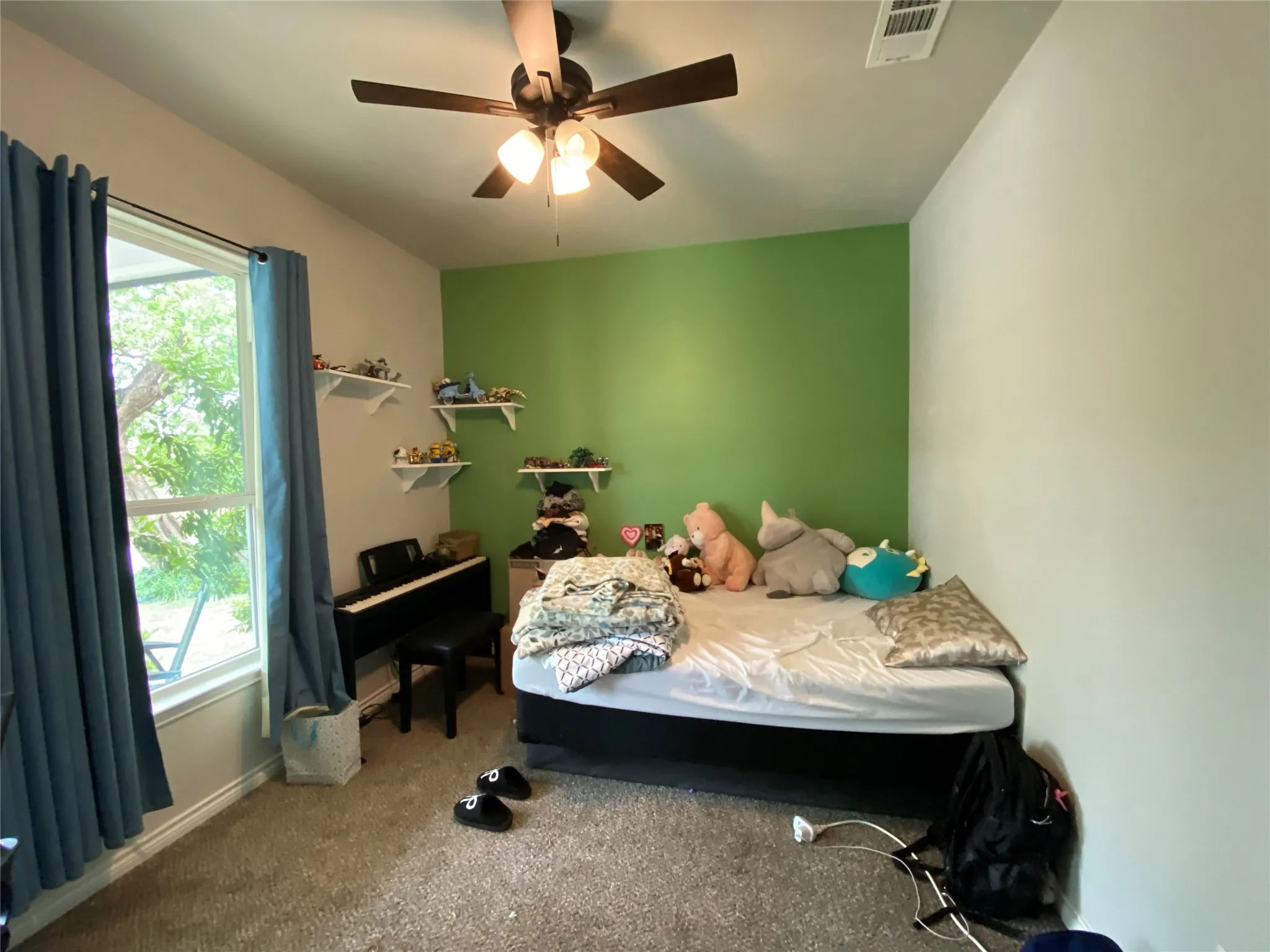 Single Family Residence For Sale in Henderson County , 1410 E Royall Boulevard, Malakoff, Texas 75148, 3 Bedrooms, 2 Bathrooms, 2 Garage spaces, 1,271 Sqft, built in 1966, Price $400,000, mls#21348471, Real Estate Agent in Malakoff, Homes For Sale in Henderson county, Homes For Sale in Malakoff, Realtor in Malakoff Texas, Real Estate Brokerage Independent Realty Texas, Luminita Cordes Realtor