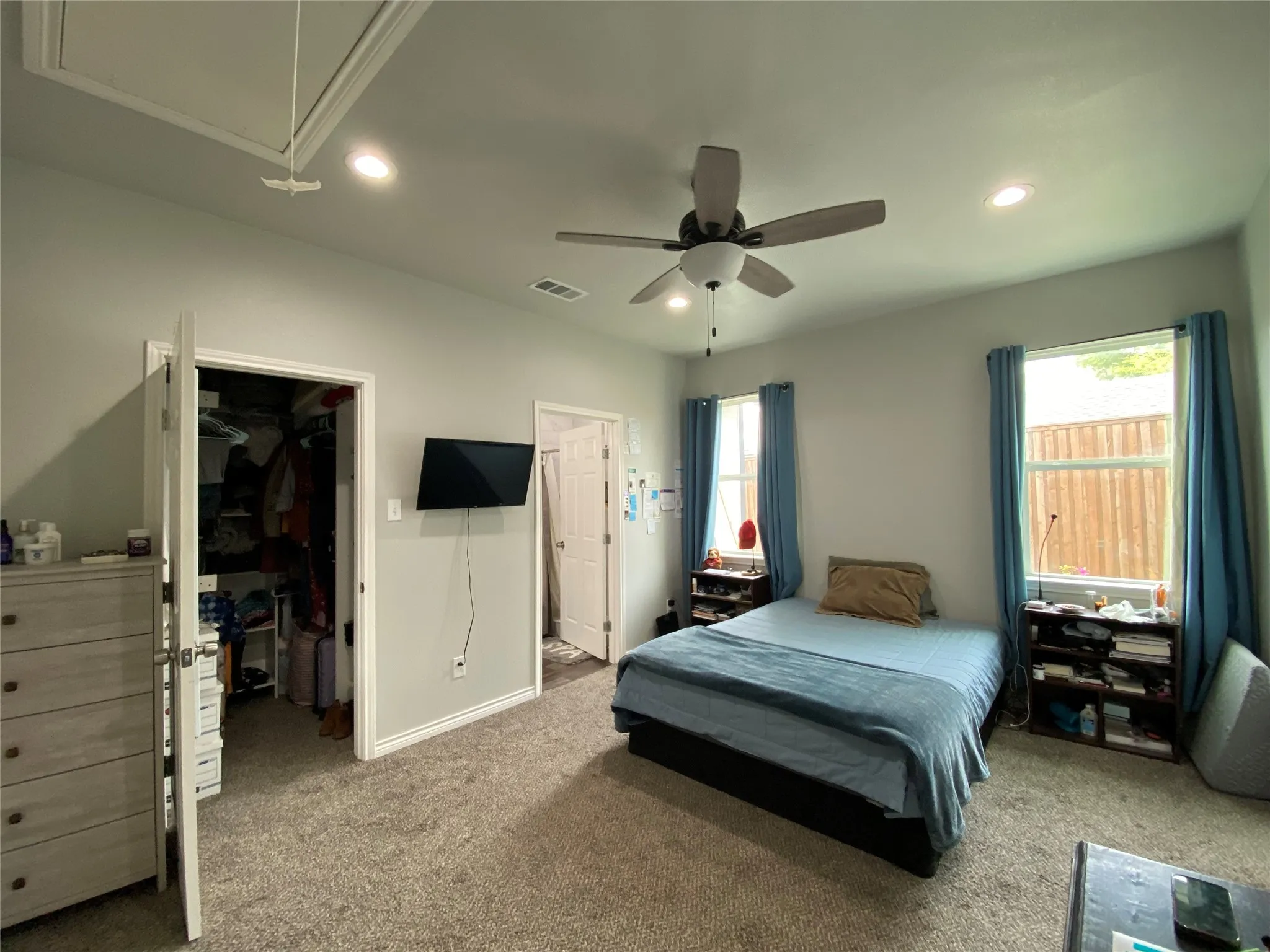 Single Family Residence For Sale in Henderson County , 1410 E Royall Boulevard, Malakoff, Texas 75148, 3 Bedrooms, 2 Bathrooms, 2 Garage spaces, 1,271 Sqft, built in 1966, Price $400,000, mls#21348471, Real Estate Agent in Malakoff, Homes For Sale in Henderson county, Homes For Sale in Malakoff, Realtor in Malakoff Texas, Real Estate Brokerage Independent Realty Texas, Luminita Cordes Realtor