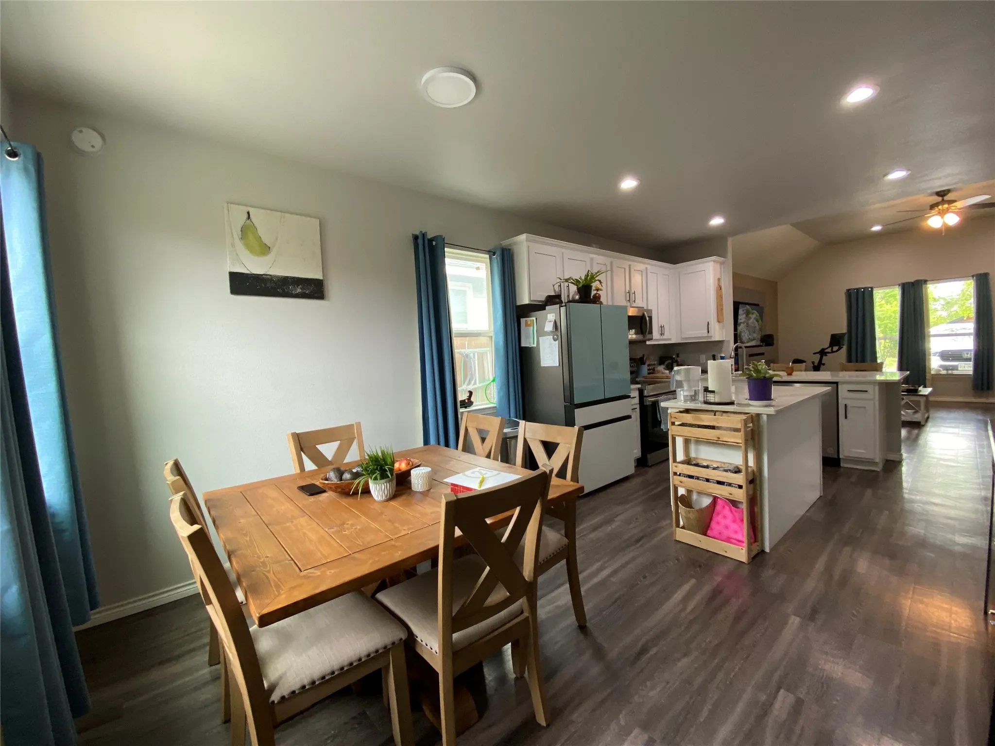 Single Family Residence For Sale in Henderson County , 1410 E Royall Boulevard, Malakoff, Texas 75148, 3 Bedrooms, 2 Bathrooms, 2 Garage spaces, 1,271 Sqft, built in 1966, Price $400,000, mls#21348471, Real Estate Agent in Malakoff, Homes For Sale in Henderson county, Homes For Sale in Malakoff, Realtor in Malakoff Texas, Real Estate Brokerage Independent Realty Texas, Luminita Cordes Realtor