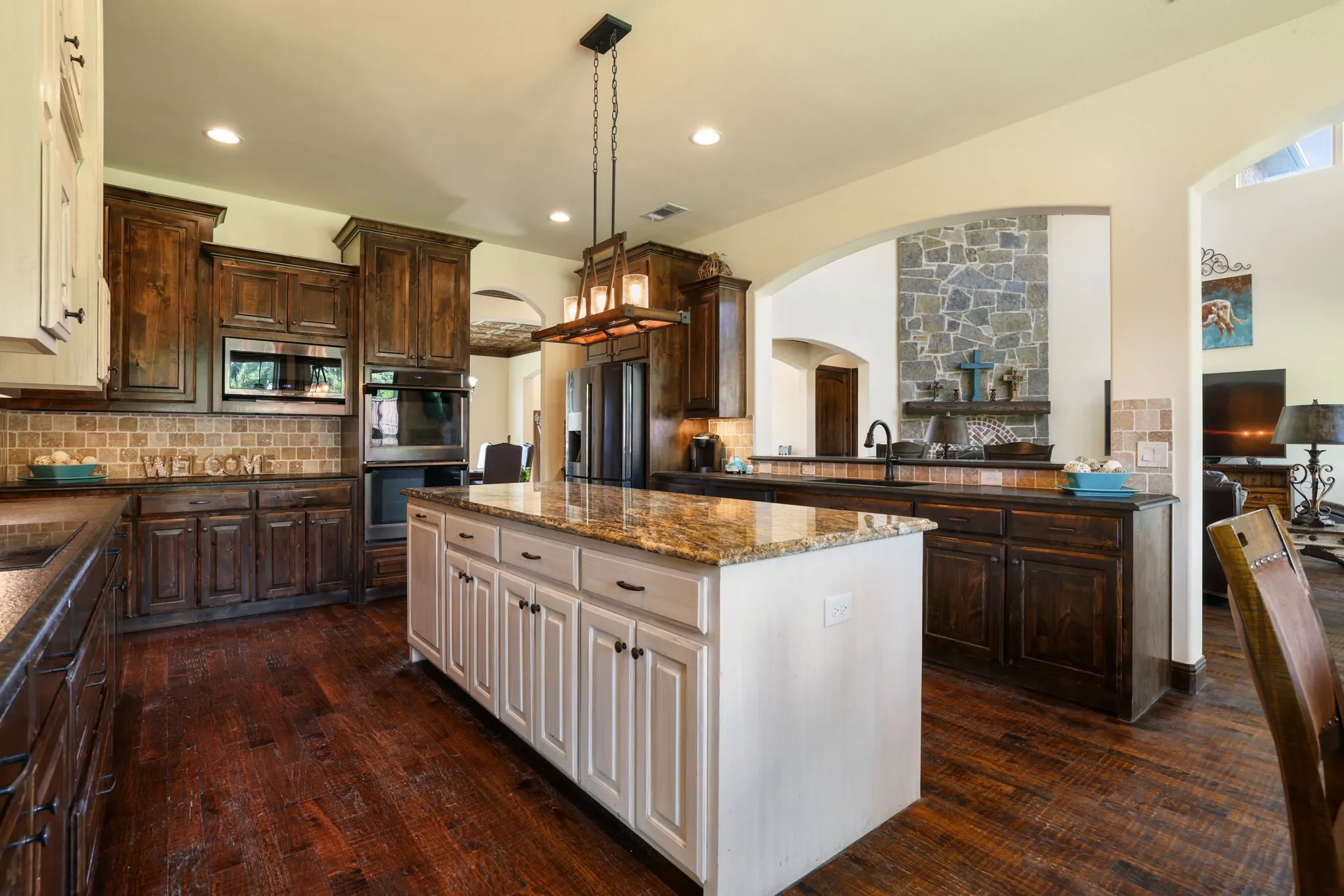Farm For Sale in Grayson County , 204 Tate Circle, Sherman, Texas 75090, 4 Bedroom, 5 Bathroom, 3 Garage spaces, 4,587 Sqft, built in 2018, mls#21348499, Real Estate Agent in Sherman, Homes For Sale in Grayson county, Homes For Sale in Sherman, Realtor in Sherman Texas, Real Estate Brokerage Independent Realty Texas, Luminita Cordes Realtor
