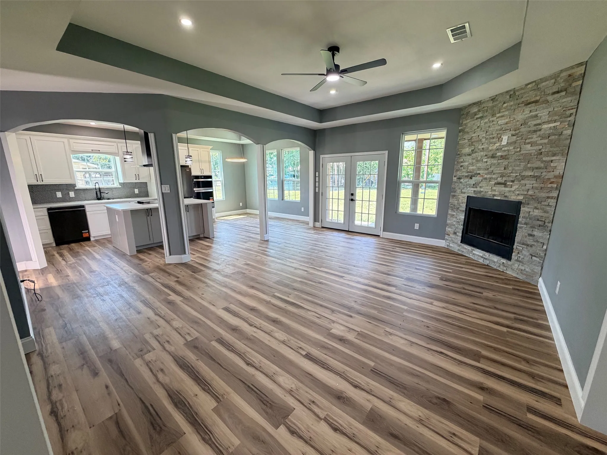Single Family Residence For Sale in Fannin County , 302 E Travis Street, Leonard, Texas 75452, 3 Bedroom, 3 Bathroom, 2 Garage spaces, 1,622 Sqft, built in 2026, Price $323,000, mls#21348497, Real Estate Agent in Leonard, Homes For Sale in Fannin county, Homes For Sale in Leonard, Realtor in Leonard Texas, Real Estate Brokerage Independent Realty Texas, Luminita Cordes Realtor