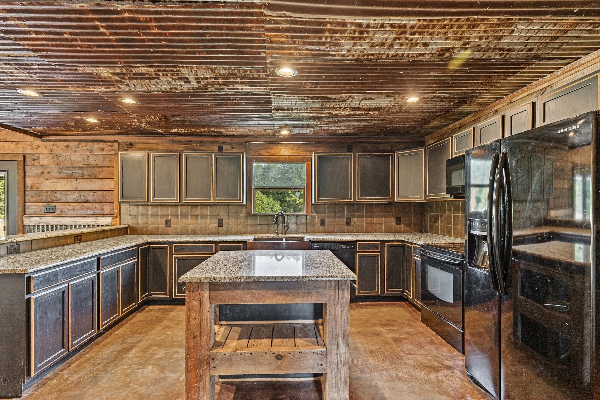 Farm For Sale in Hopkins County , 2631 County Road 2400, Pickton, Texas 75471, 4 Bedrooms, 3 Bathrooms, Garage spaces, 2,816 Sqft, built in 2014, Price $549,900, mls#21332989, Real Estate Agent in Pickton, Homes For Sale in Hopkins county, Homes For Sale in Pickton, Realtor in Pickton Texas, Real Estate Brokerage Independent Realty Texas, Luminita Cordes Realtor