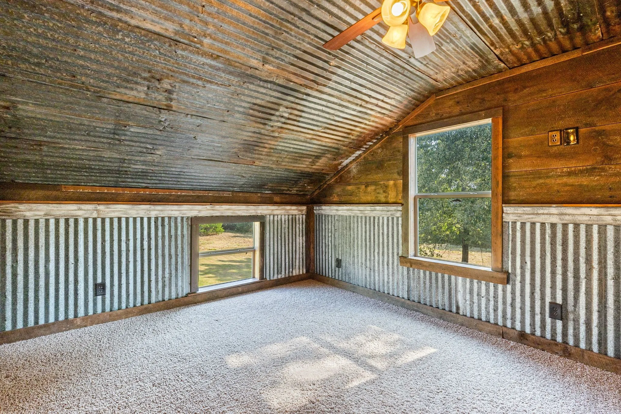Farm For Sale in Hopkins County , 2631 County Road 2400, Pickton, Texas 75471, 4 Bedrooms, 3 Bathrooms, Garage spaces, 2,816 Sqft, built in 2014, Price $549,900, mls#21332989, Real Estate Agent in Pickton, Homes For Sale in Hopkins county, Homes For Sale in Pickton, Realtor in Pickton Texas, Real Estate Brokerage Independent Realty Texas, Luminita Cordes Realtor