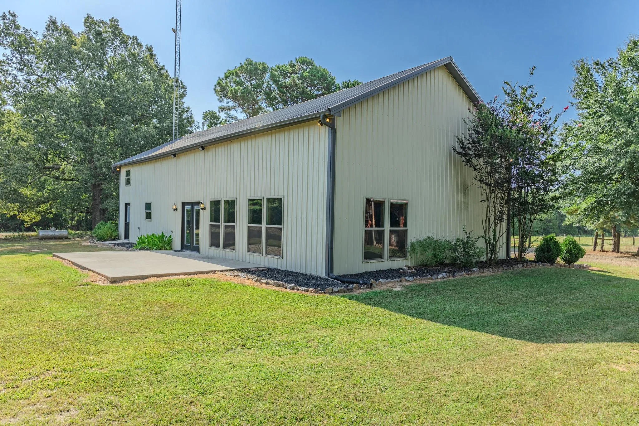 Farm For Sale in Hopkins County , 2631 County Road 2400, Pickton, Texas 75471, 4 Bedrooms, 3 Bathrooms, Garage spaces, 2,816 Sqft, built in 2014, Price $549,900, mls#21332989, Real Estate Agent in Pickton, Homes For Sale in Hopkins county, Homes For Sale in Pickton, Realtor in Pickton Texas, Real Estate Brokerage Independent Realty Texas, Luminita Cordes Realtor