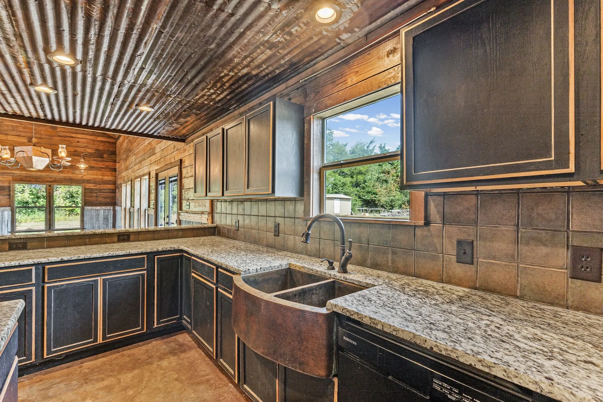 Farm For Sale in Hopkins County , 2631 County Road 2400, Pickton, Texas 75471, 4 Bedrooms, 3 Bathrooms, Garage spaces, 2,816 Sqft, built in 2014, Price $549,900, mls#21332989, Real Estate Agent in Pickton, Homes For Sale in Hopkins county, Homes For Sale in Pickton, Realtor in Pickton Texas, Real Estate Brokerage Independent Realty Texas, Luminita Cordes Realtor