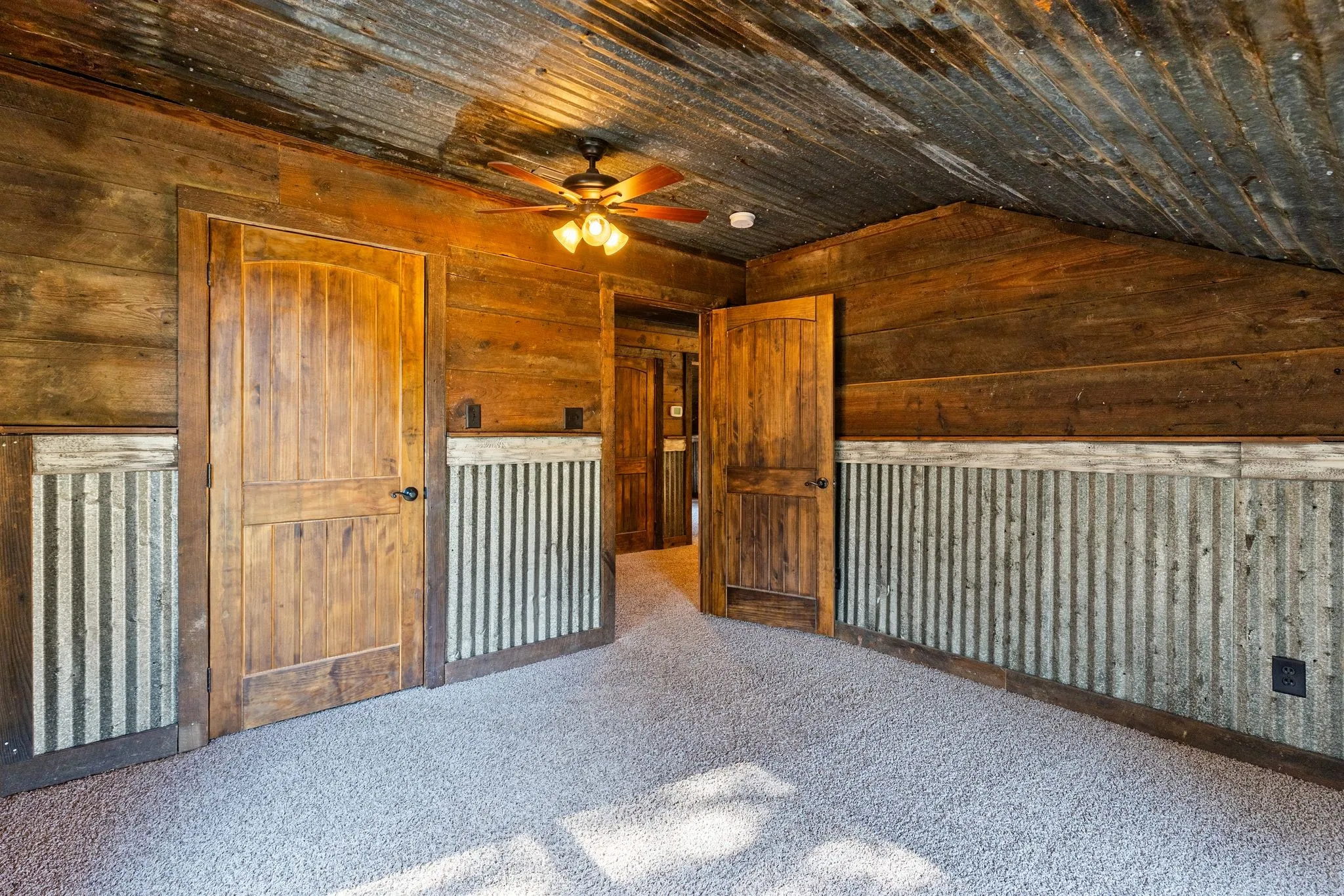 Farm For Sale in Hopkins County , 2631 County Road 2400, Pickton, Texas 75471, 4 Bedrooms, 3 Bathrooms, Garage spaces, 2,816 Sqft, built in 2014, Price $549,900, mls#21332989, Real Estate Agent in Pickton, Homes For Sale in Hopkins county, Homes For Sale in Pickton, Realtor in Pickton Texas, Real Estate Brokerage Independent Realty Texas, Luminita Cordes Realtor