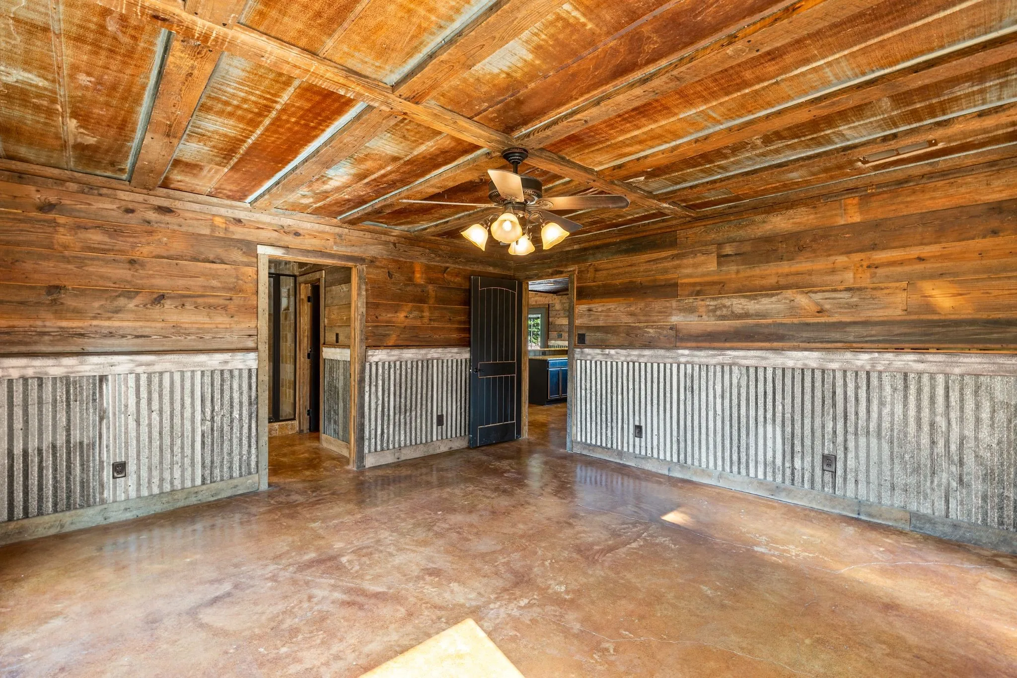Farm For Sale in Hopkins County , 2631 County Road 2400, Pickton, Texas 75471, 4 Bedrooms, 3 Bathrooms, Garage spaces, 2,816 Sqft, built in 2014, Price $549,900, mls#21332989, Real Estate Agent in Pickton, Homes For Sale in Hopkins county, Homes For Sale in Pickton, Realtor in Pickton Texas, Real Estate Brokerage Independent Realty Texas, Luminita Cordes Realtor