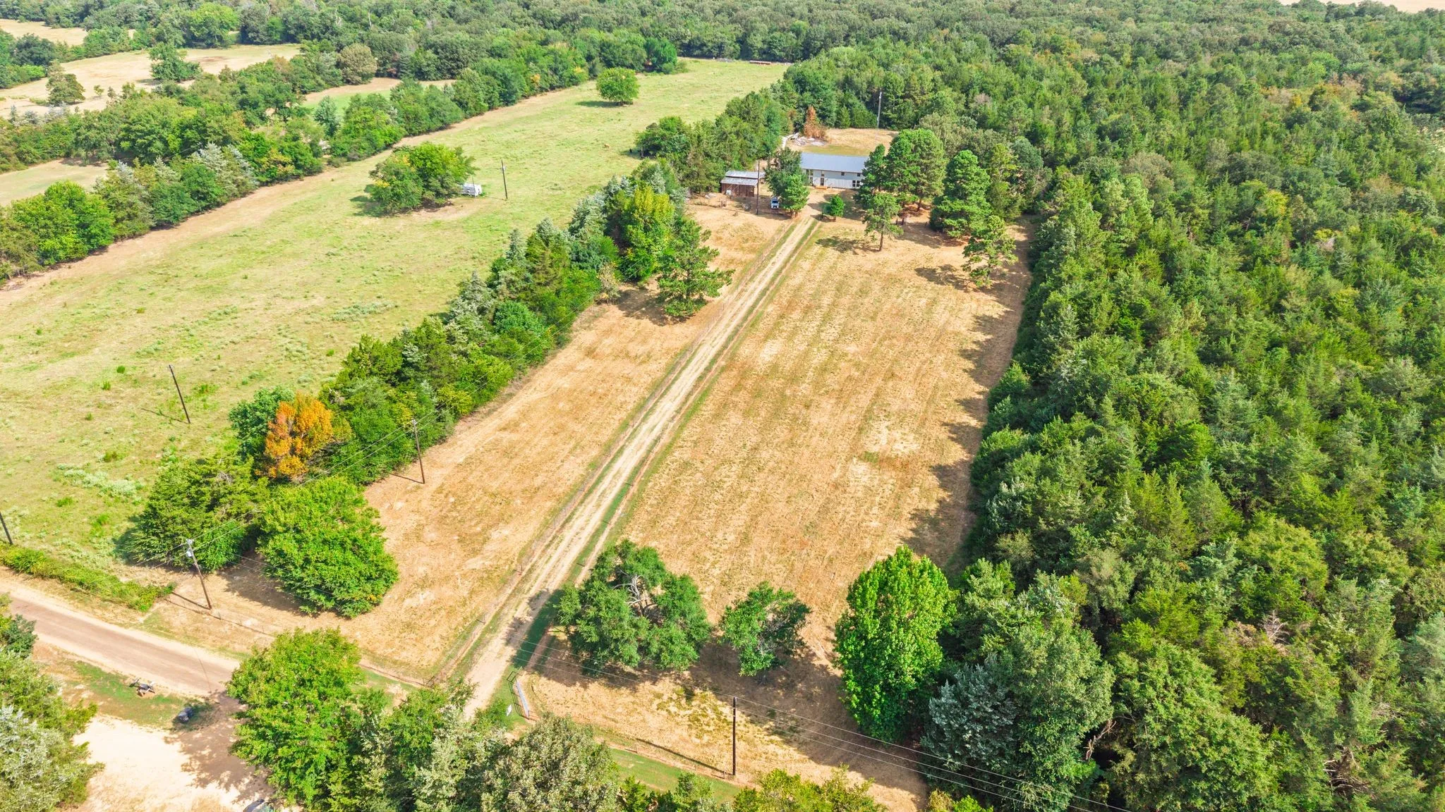 Farm For Sale in Hopkins County , 2631 County Road 2400, Pickton, Texas 75471, 4 Bedrooms, 3 Bathrooms, Garage spaces, 2,816 Sqft, built in 2014, Price $549,900, mls#21332989, Real Estate Agent in Pickton, Homes For Sale in Hopkins county, Homes For Sale in Pickton, Realtor in Pickton Texas, Real Estate Brokerage Independent Realty Texas, Luminita Cordes Realtor