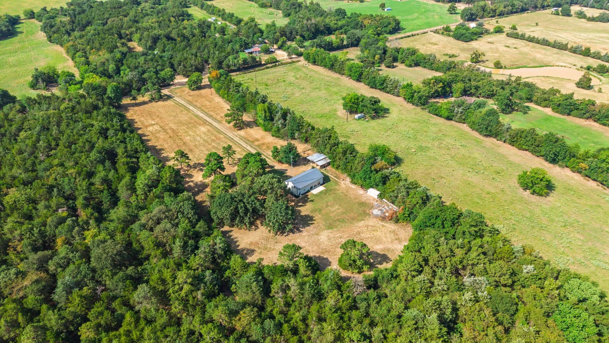 Farm For Sale in Hopkins County , 2631 County Road 2400, Pickton, Texas 75471, 4 Bedrooms, 3 Bathrooms, Garage spaces, 2,816 Sqft, built in 2014, Price $549,900, mls#21332989, Real Estate Agent in Pickton, Homes For Sale in Hopkins county, Homes For Sale in Pickton, Realtor in Pickton Texas, Real Estate Brokerage Independent Realty Texas, Luminita Cordes Realtor