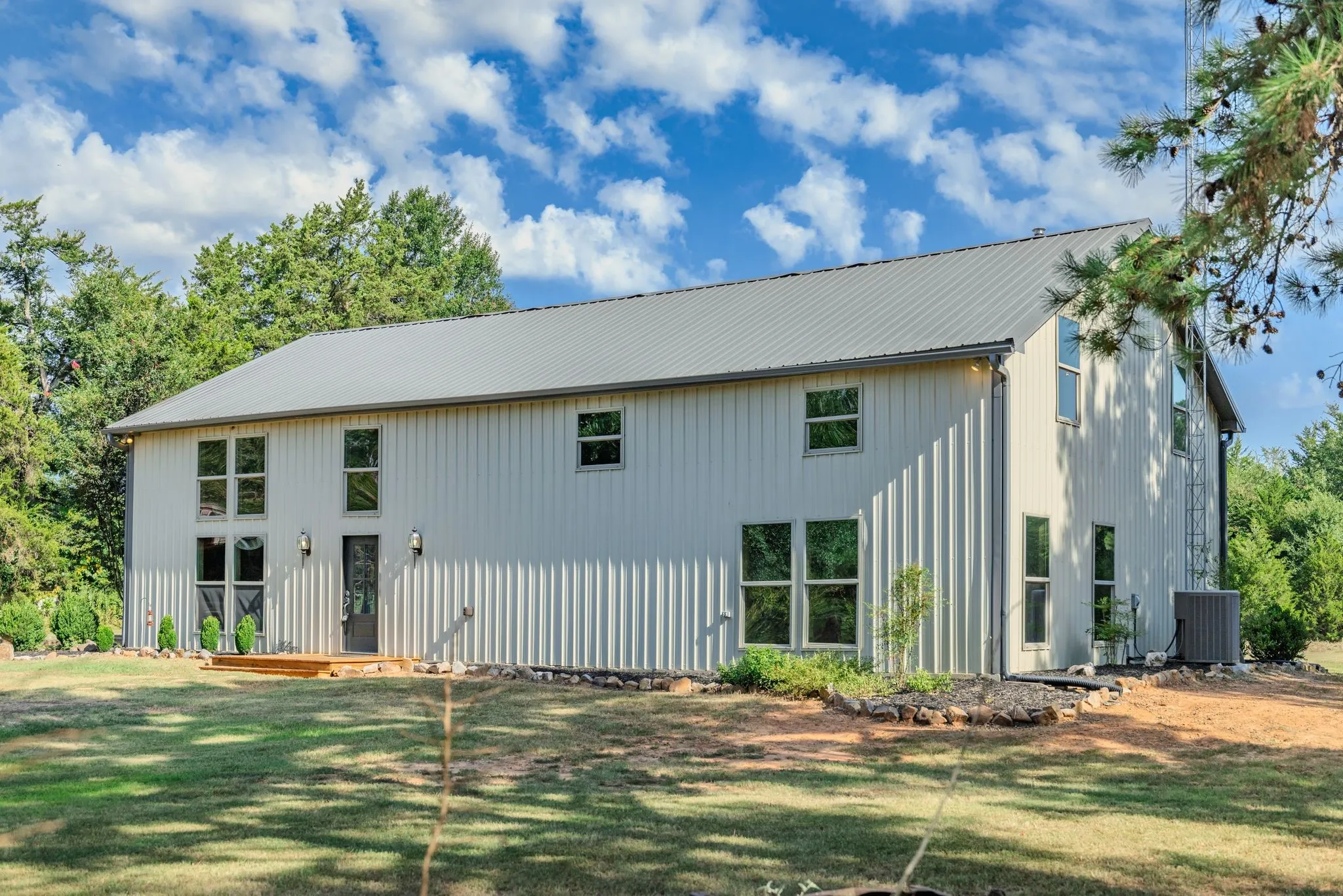 Farm For Sale in Hopkins County , 2631 County Road 2400, Pickton, Texas 75471, 4 Bedrooms, 3 Bathrooms, Garage spaces, 2,816 Sqft, built in 2014, Price $549,900, mls#21332989, Real Estate Agent in Pickton, Homes For Sale in Hopkins county, Homes For Sale in Pickton, Realtor in Pickton Texas, Real Estate Brokerage Independent Realty Texas, Luminita Cordes Realtor