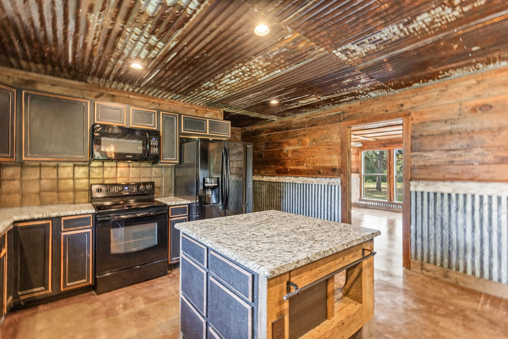 Farm For Sale in Hopkins County , 2631 County Road 2400, Pickton, Texas 75471, 4 Bedrooms, 3 Bathrooms, Garage spaces, 2,816 Sqft, built in 2014, Price $549,900, mls#21332989, Real Estate Agent in Pickton, Homes For Sale in Hopkins county, Homes For Sale in Pickton, Realtor in Pickton Texas, Real Estate Brokerage Independent Realty Texas, Luminita Cordes Realtor