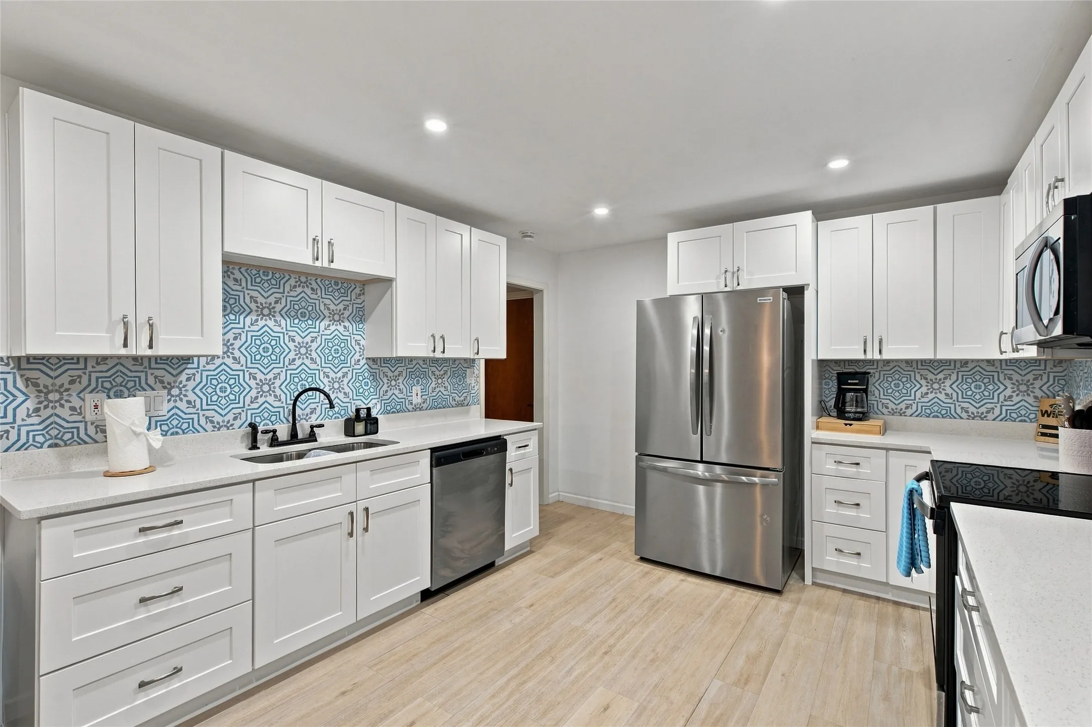 Single Family Residence For Sale in Tarrant County , 5130 Vicki Street, Haltom City, Texas 76117, 3 Bedroom, 3 Bathroom, Garage spaces, 2,233 Sqft, built in 1954, mls#21348505, Real Estate Agent in Haltom City, Homes For Sale in Tarrant county, Homes For Sale in Haltom City, Realtor in Haltom City Texas, Real Estate Brokerage Independent Realty Texas, Luminita Cordes Realtor