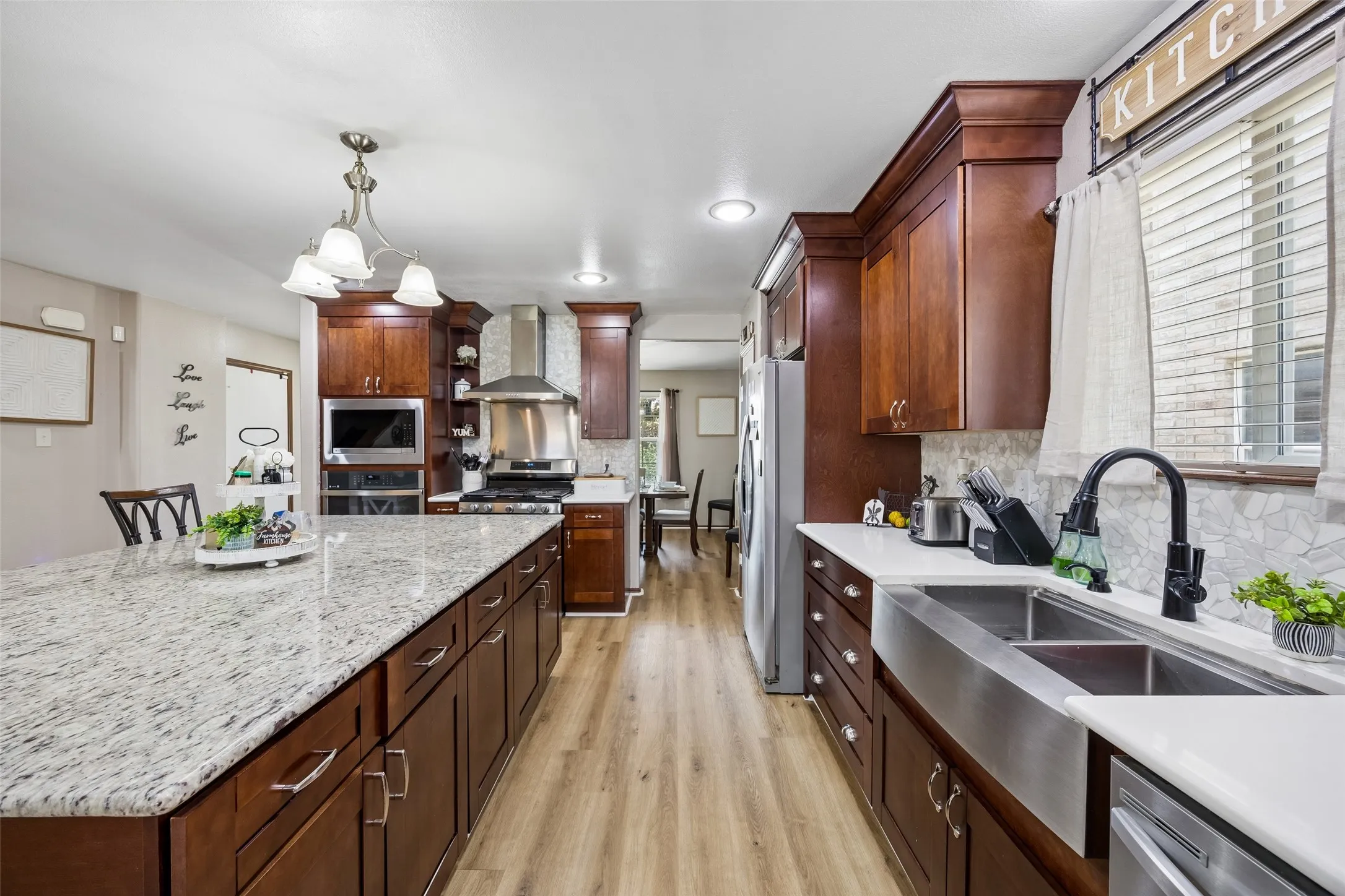 Beautiful Spacious kitchen