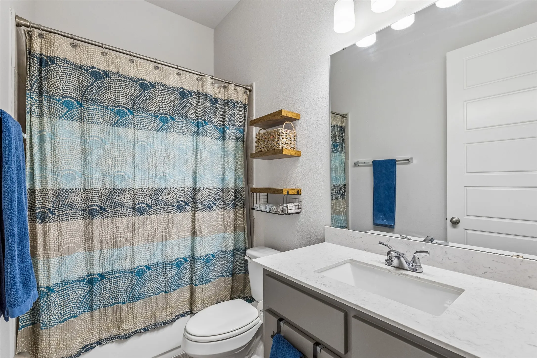 Single Family Residence For Sale in Denton County , 3304 Honey Suckle Lane, Little Elm, Texas 75068, 4 Bedroom, 4 Bathroom, 2 Garage spaces, 2,943 Sqft, built in 2022, mls#21336826, Real Estate Agent in Little Elm, Homes For Sale in Denton county, Homes For Sale in Little Elm, Realtor in Little Elm Texas, Real Estate Brokerage Independent Realty Texas, Luminita Cordes Realtor