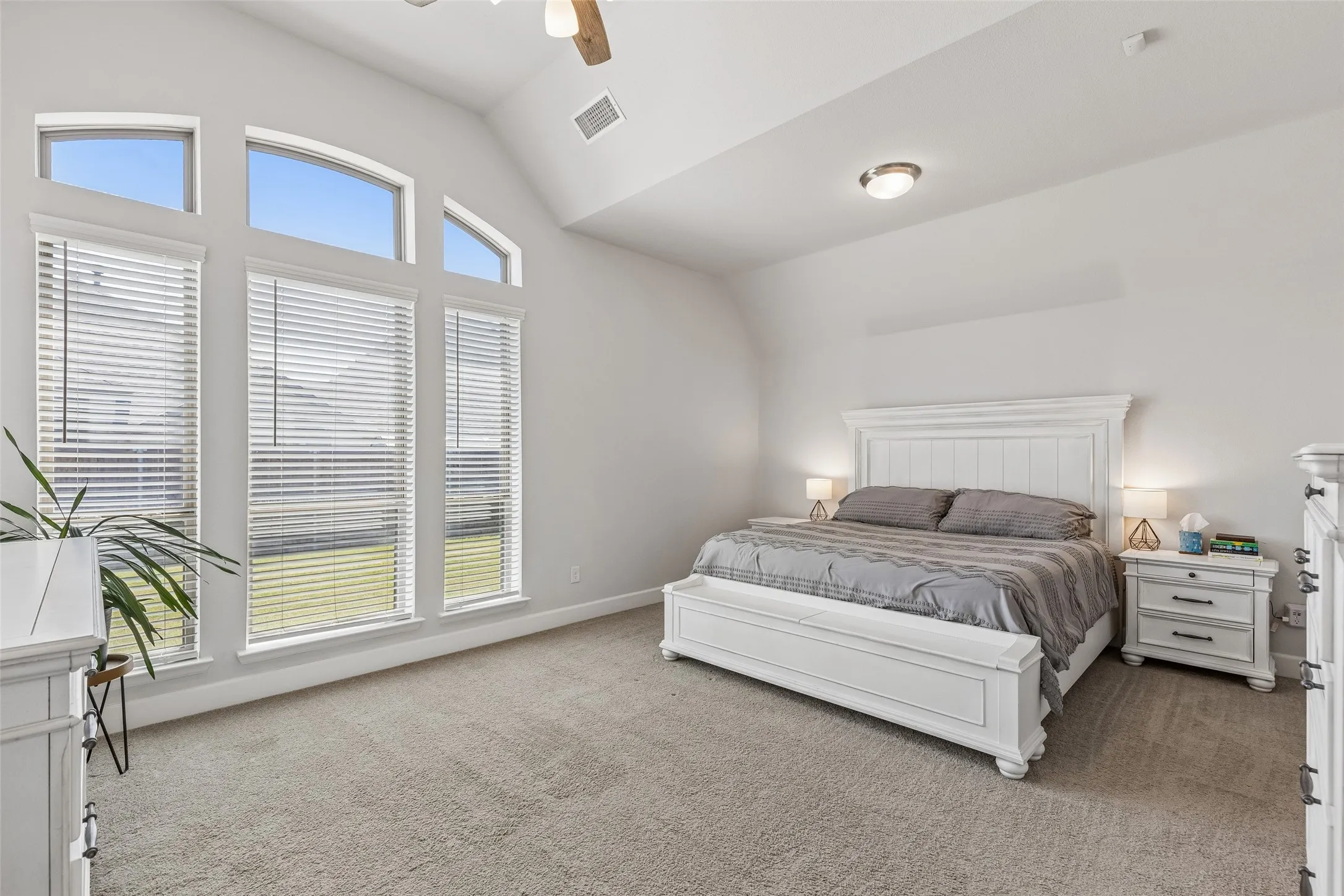 Single Family Residence For Sale in Denton County , 3304 Honey Suckle Lane, Little Elm, Texas 75068, 4 Bedroom, 4 Bathroom, 2 Garage spaces, 2,943 Sqft, built in 2022, mls#21336826, Real Estate Agent in Little Elm, Homes For Sale in Denton county, Homes For Sale in Little Elm, Realtor in Little Elm Texas, Real Estate Brokerage Independent Realty Texas, Luminita Cordes Realtor