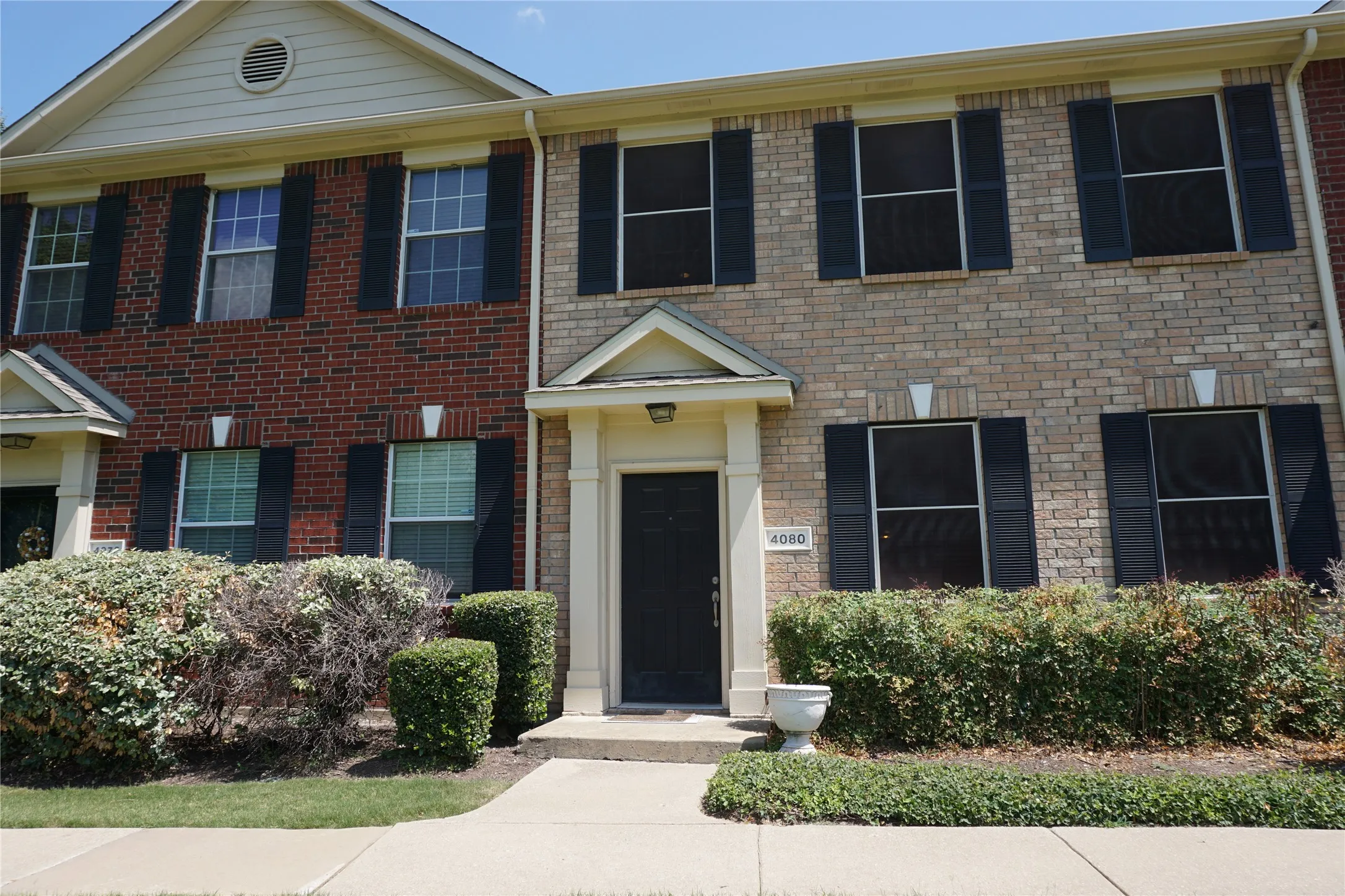 Townhouse For Rent in Collin County , 4080 Kyndra Circle, Richardson, Texas 75082, 2 Bedroom, 2 Bathroom, 2 Garage spaces, 1,234 Sqft, built in 2005, mls#21348508, Real Estate Agent in Richardson, Homes For Rent in Collin county, Homes For Rent in Richardson, Realtor in Richardson Texas, Real Estate Brokerage Independent Realty Texas, Luminita Cordes Realtor