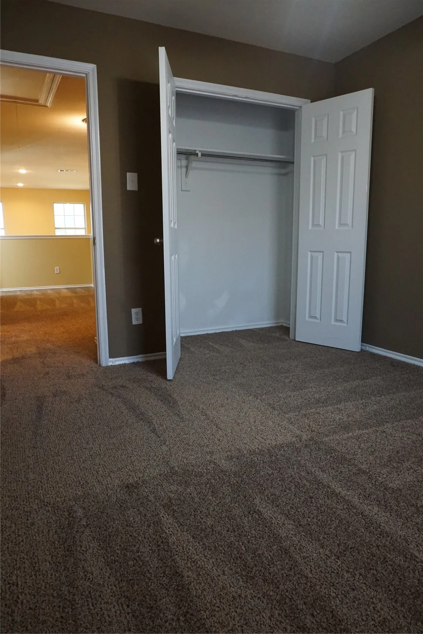 Townhouse For Rent in Collin County , 4080 Kyndra Circle, Richardson, Texas 75082, 2 Bedroom, 2 Bathroom, 2 Garage spaces, 1,234 Sqft, built in 2005, mls#21348508, Real Estate Agent in Richardson, Homes For Rent in Collin county, Homes For Rent in Richardson, Realtor in Richardson Texas, Real Estate Brokerage Independent Realty Texas, Luminita Cordes Realtor