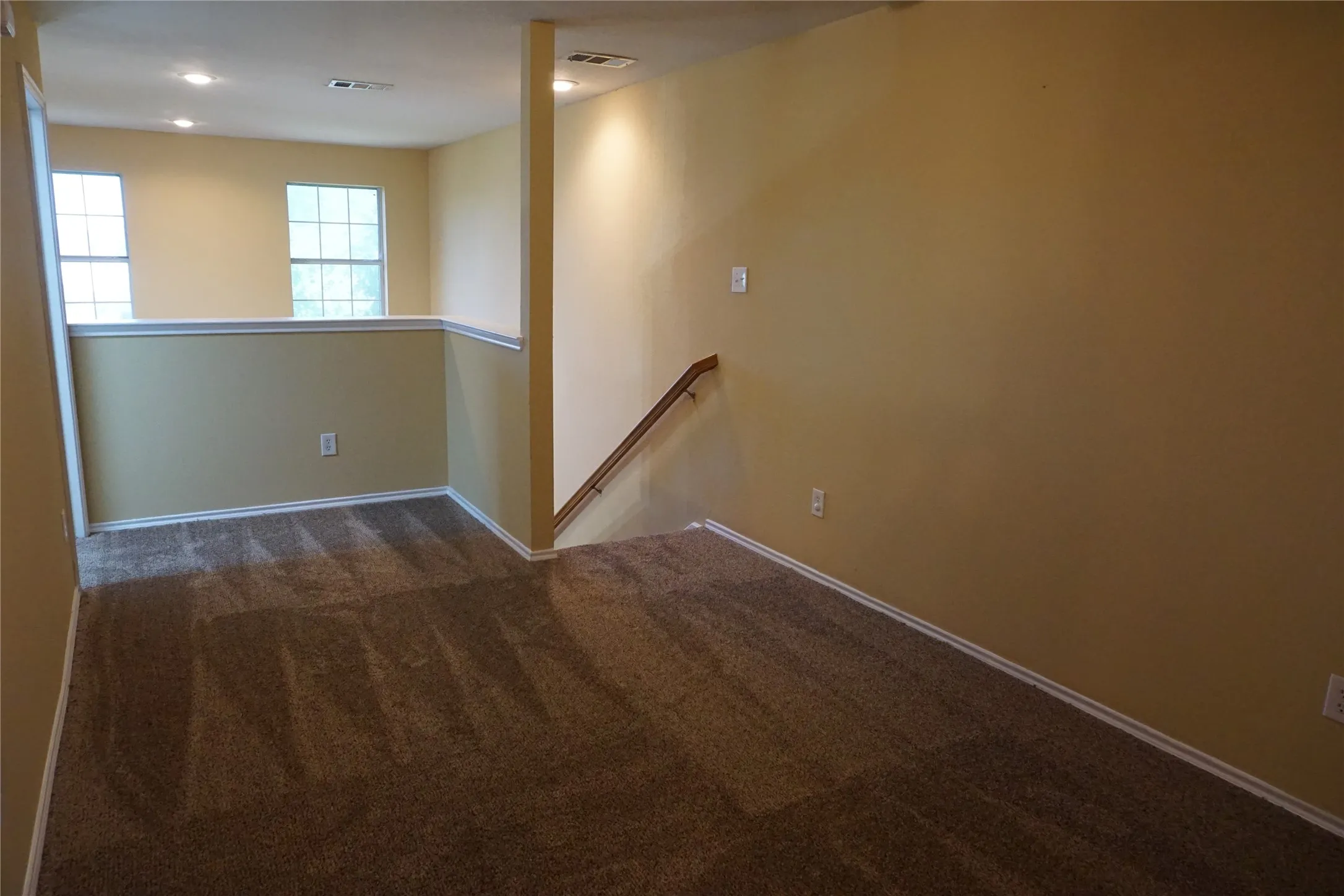 Townhouse For Rent in Collin County , 4080 Kyndra Circle, Richardson, Texas 75082, 2 Bedroom, 2 Bathroom, 2 Garage spaces, 1,234 Sqft, built in 2005, mls#21348508, Real Estate Agent in Richardson, Homes For Rent in Collin county, Homes For Rent in Richardson, Realtor in Richardson Texas, Real Estate Brokerage Independent Realty Texas, Luminita Cordes Realtor